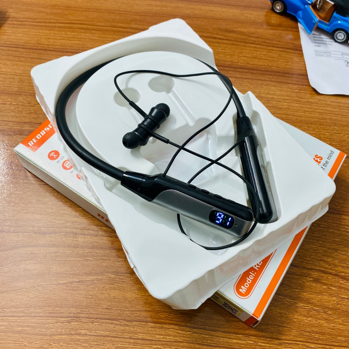 RECRSI RE-NY060 Wireless Neckband Bluetooth Earphones, Bluetooth Wireless Neckband thumbnail 3