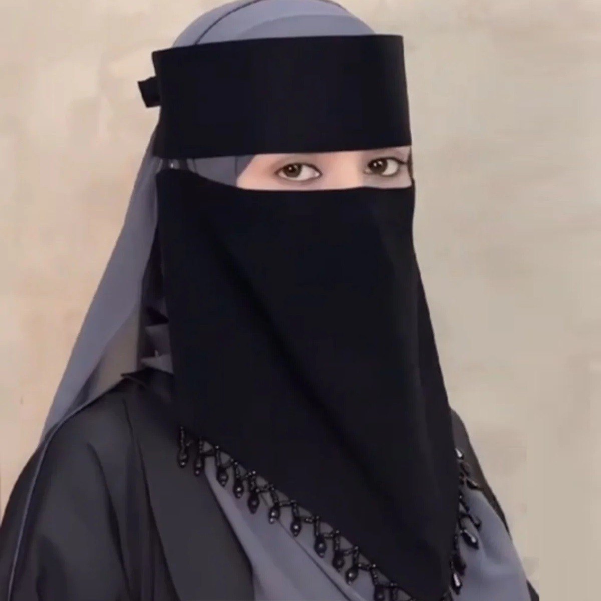 Karchupi V Shape Niqab Muslim Hijab | Arabian V-Shape Face Veil with Tassel Pendant | Premium Dubai Cherry Fabric Stylish Islamic Niqab thumbnail 5