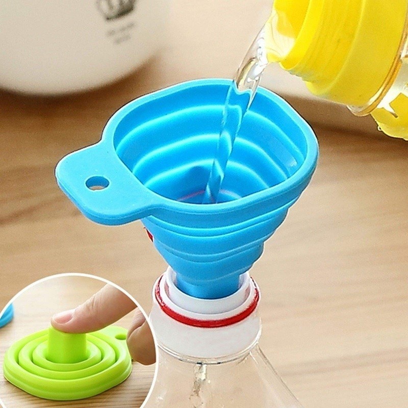 Foldable Silicone Funnel – Heat Resistant Kitchen Liquid Transfer Tool thumbnail 5