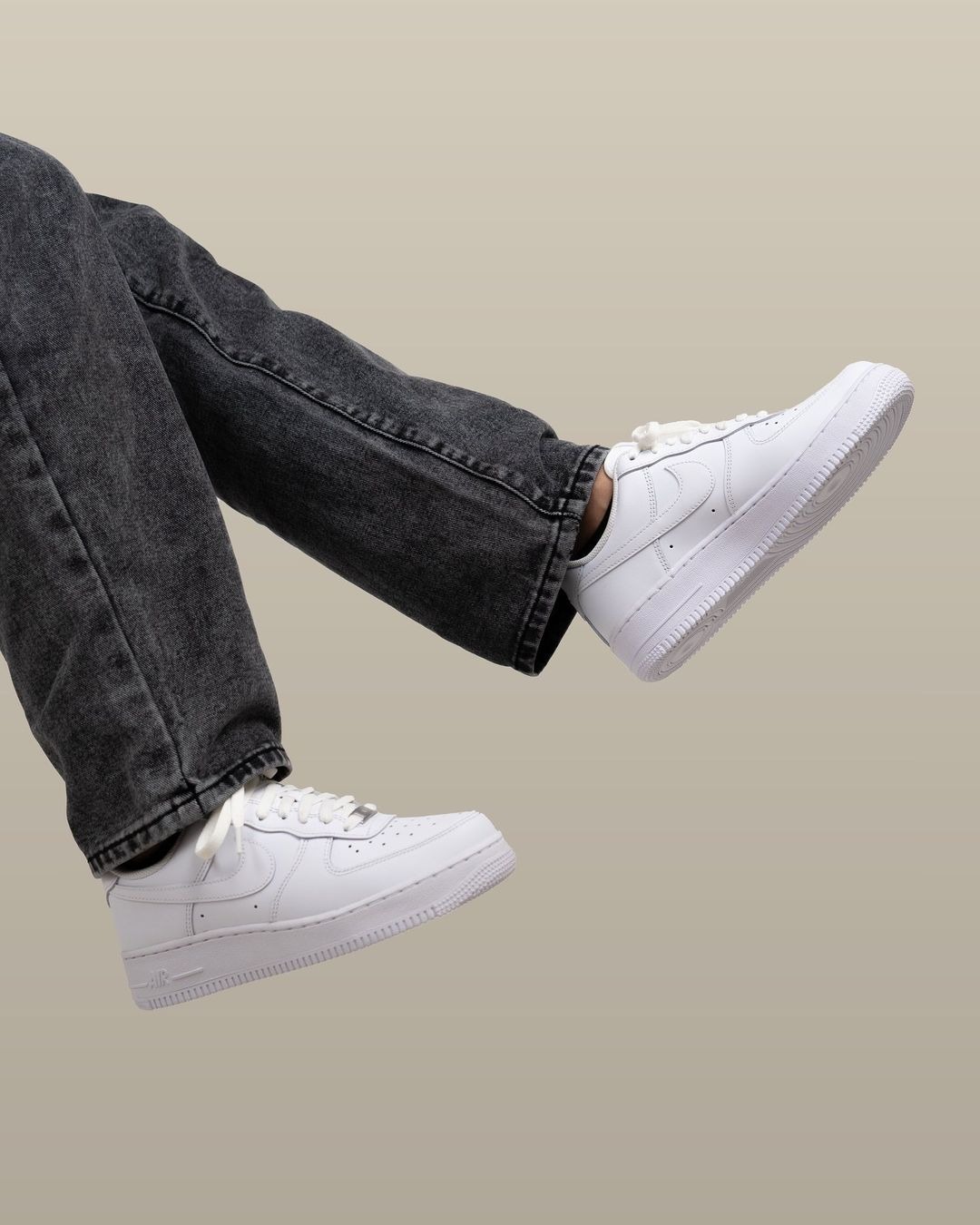 AF1 Tripple White thumbnail 4
