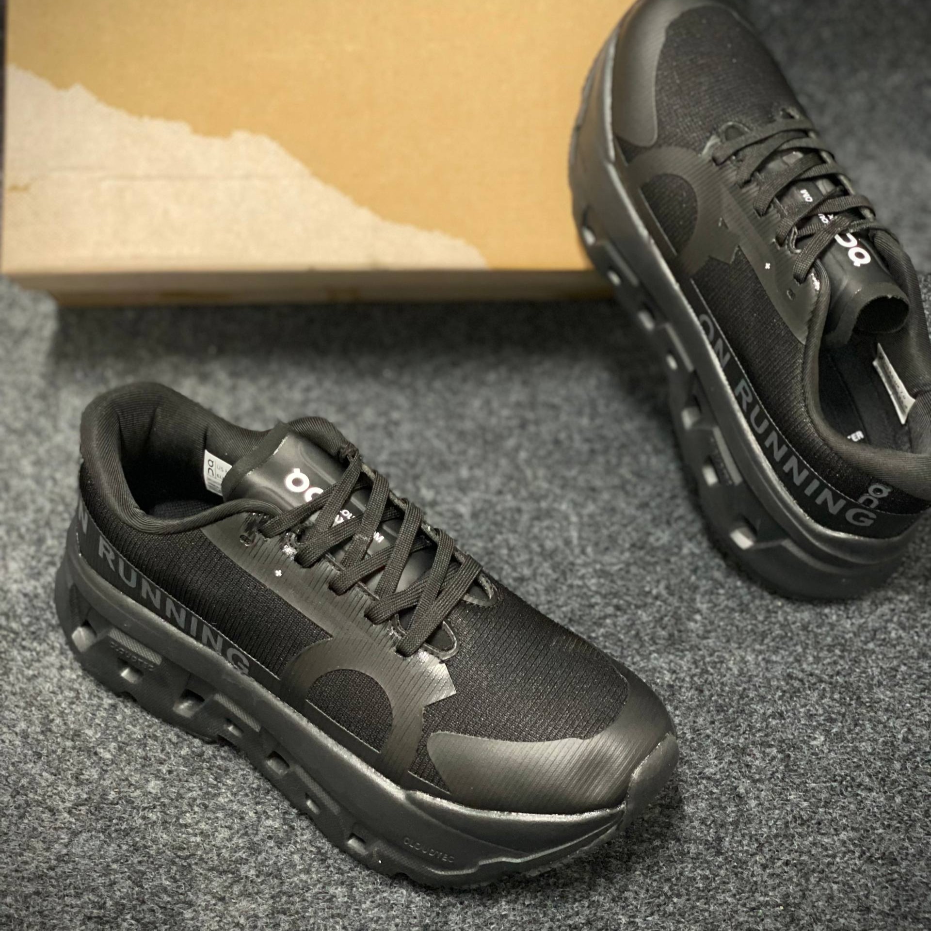 On Cloud Running Black thumbnail 2