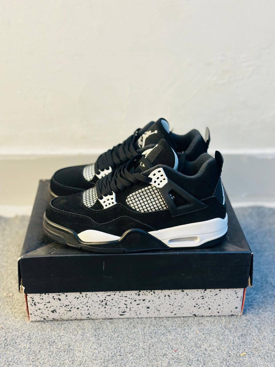 J4 Black Thunder 1:1