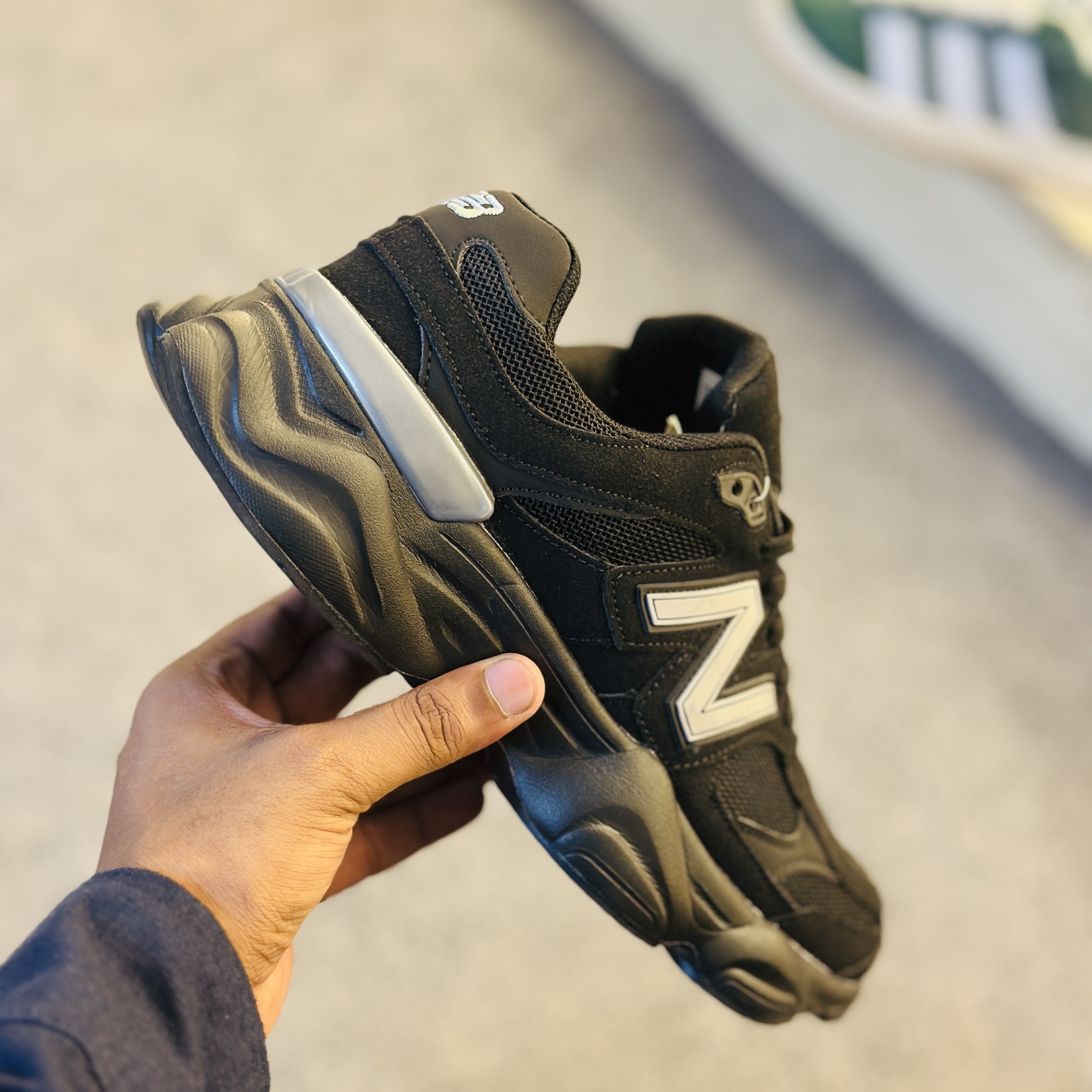 NB Deep Black thumbnail 3