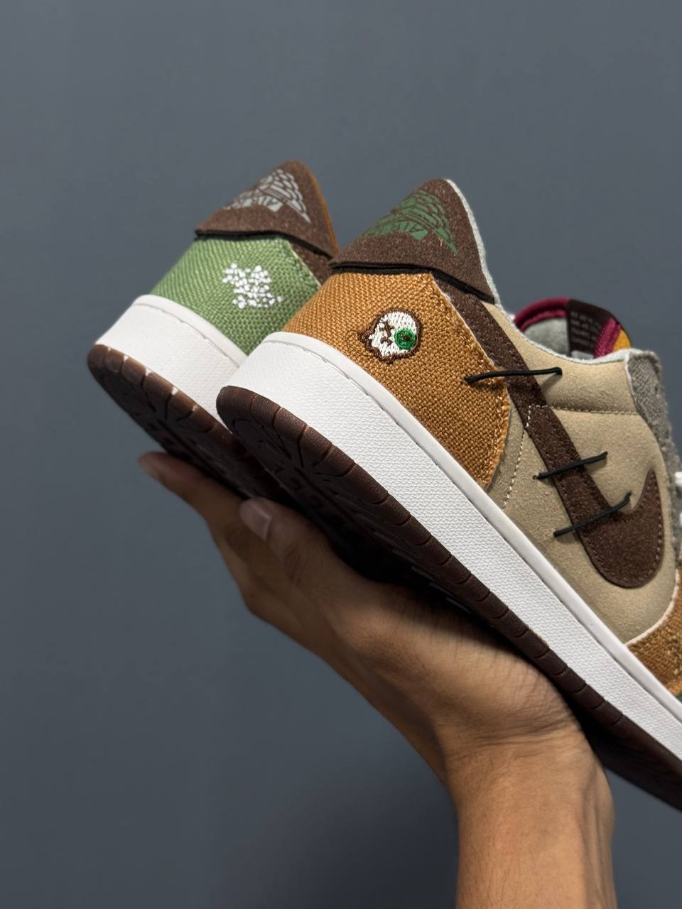 AJ-1 Low Zion thumbnail 3