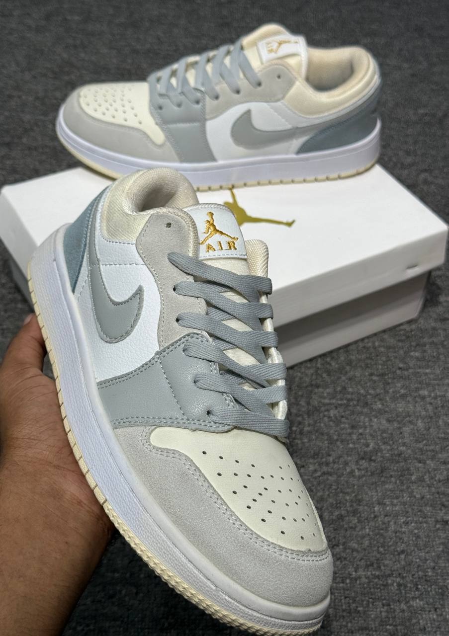 AJ1 Low Paris thumbnail 4