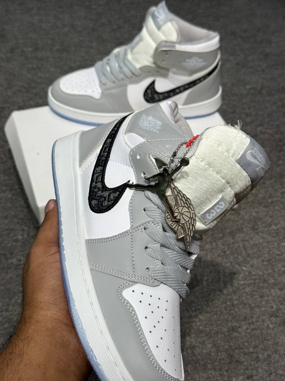 AJ1 High Dior thumbnail 4