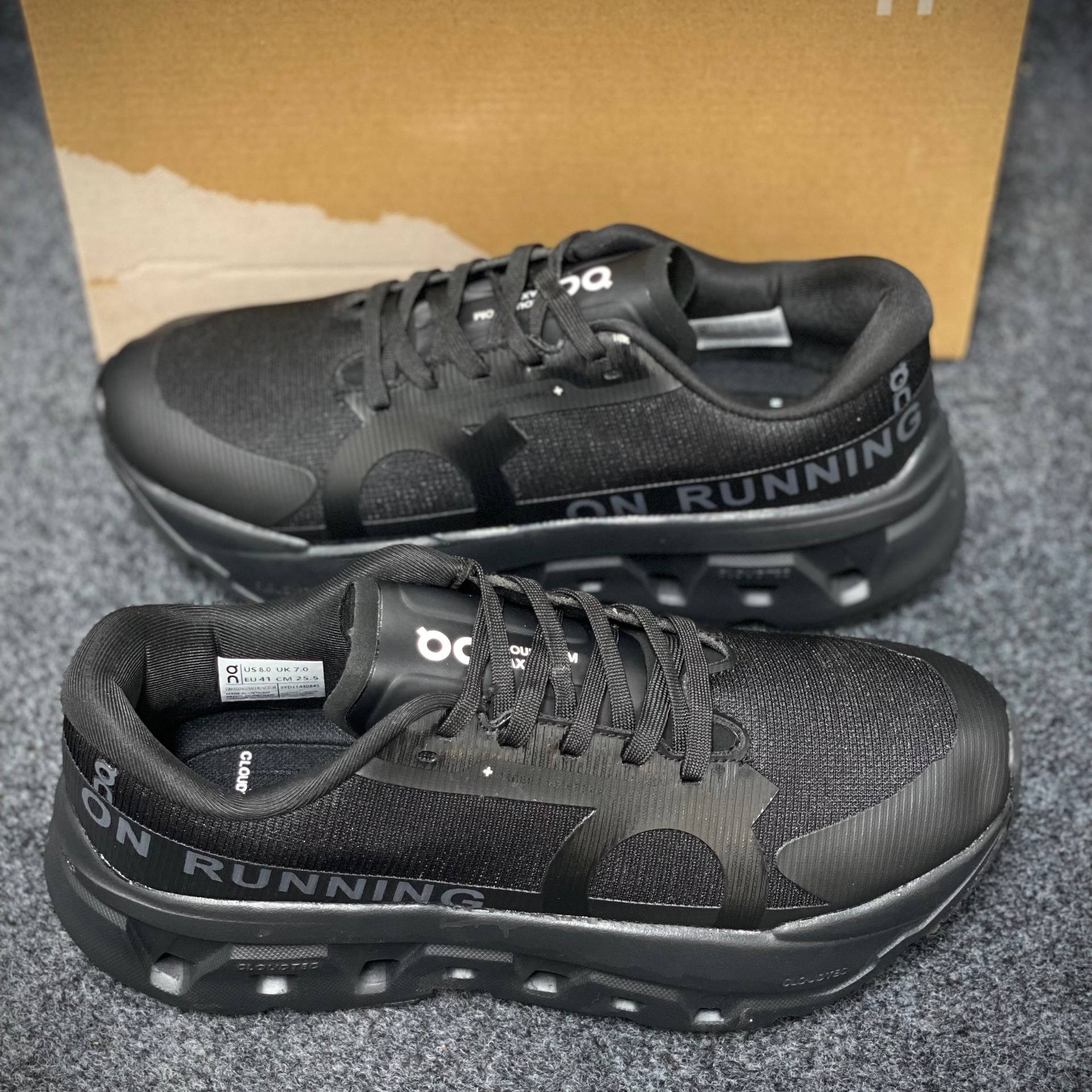 On Cloud Running Black thumbnail 5