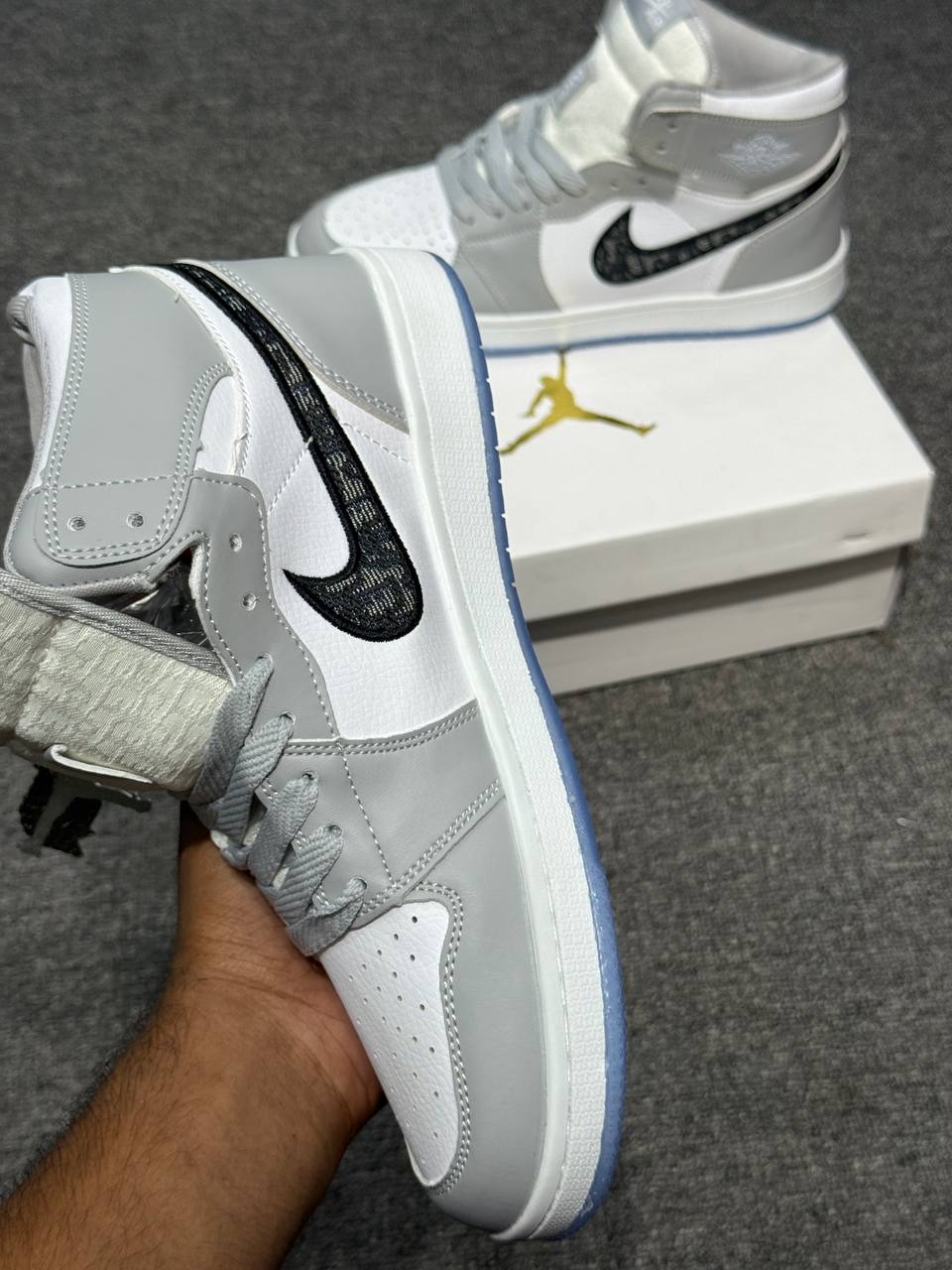 AJ1 High Dior thumbnail 6
