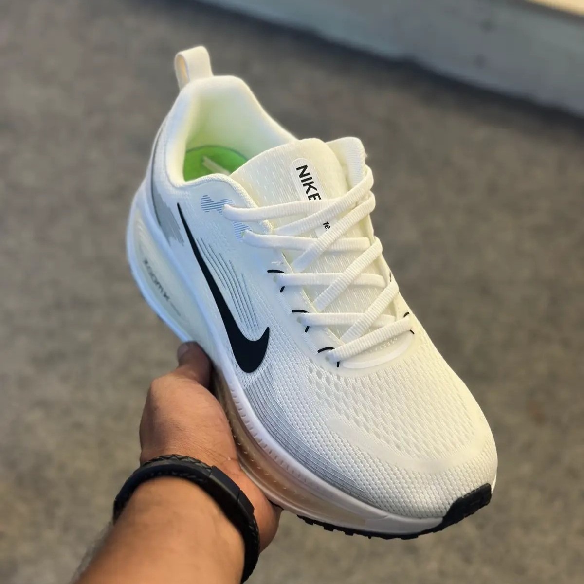 Zoom X White thumbnail 3