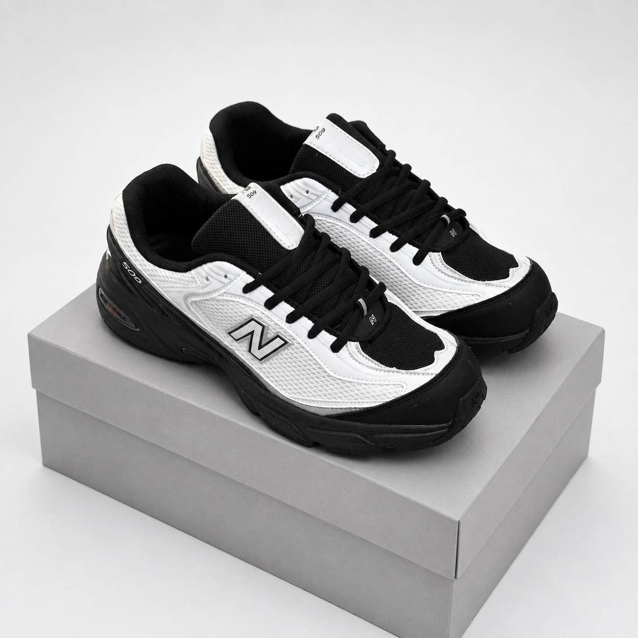 NB 509 White & Black