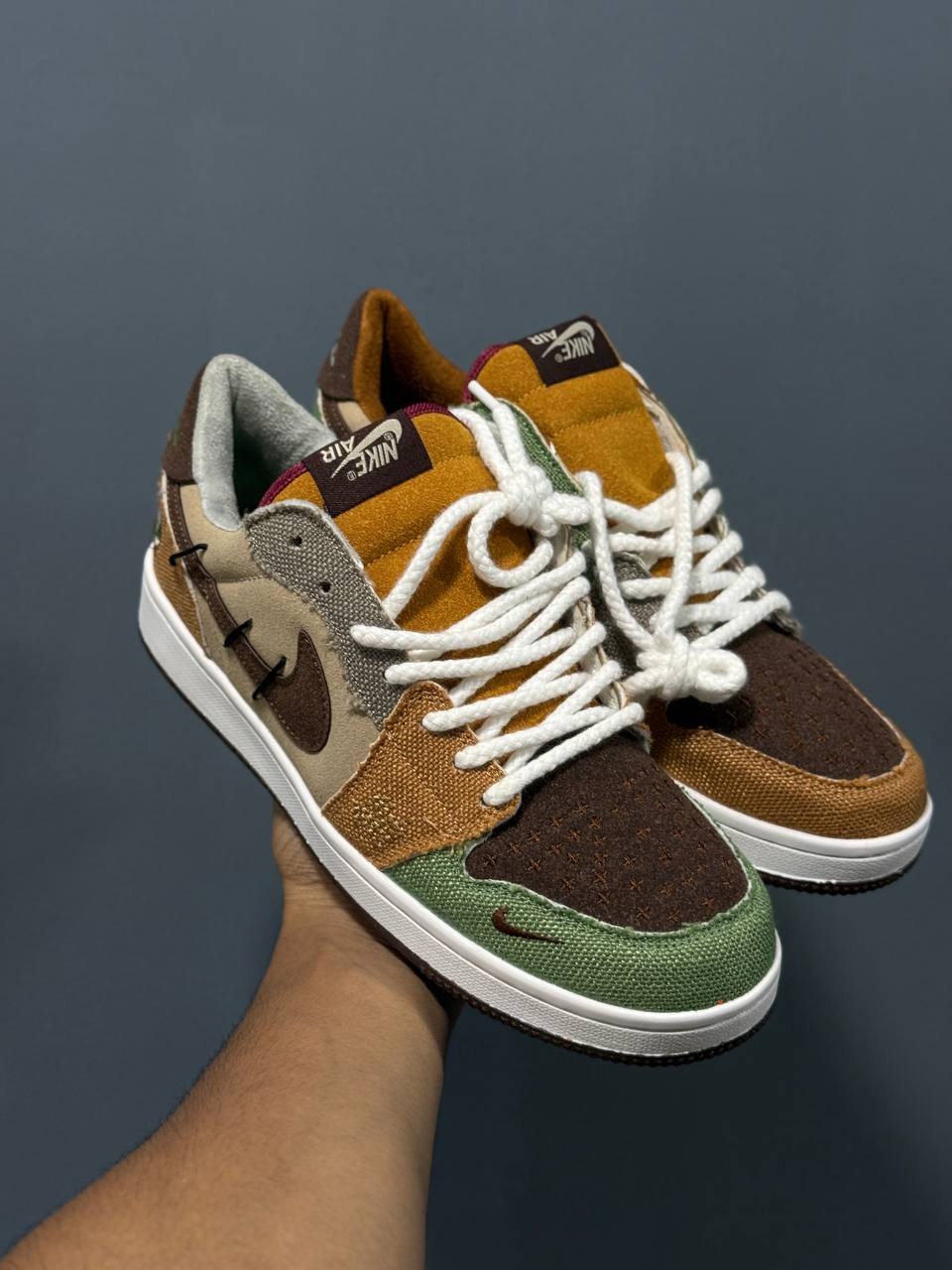 AJ-1 Low Zion thumbnail 2