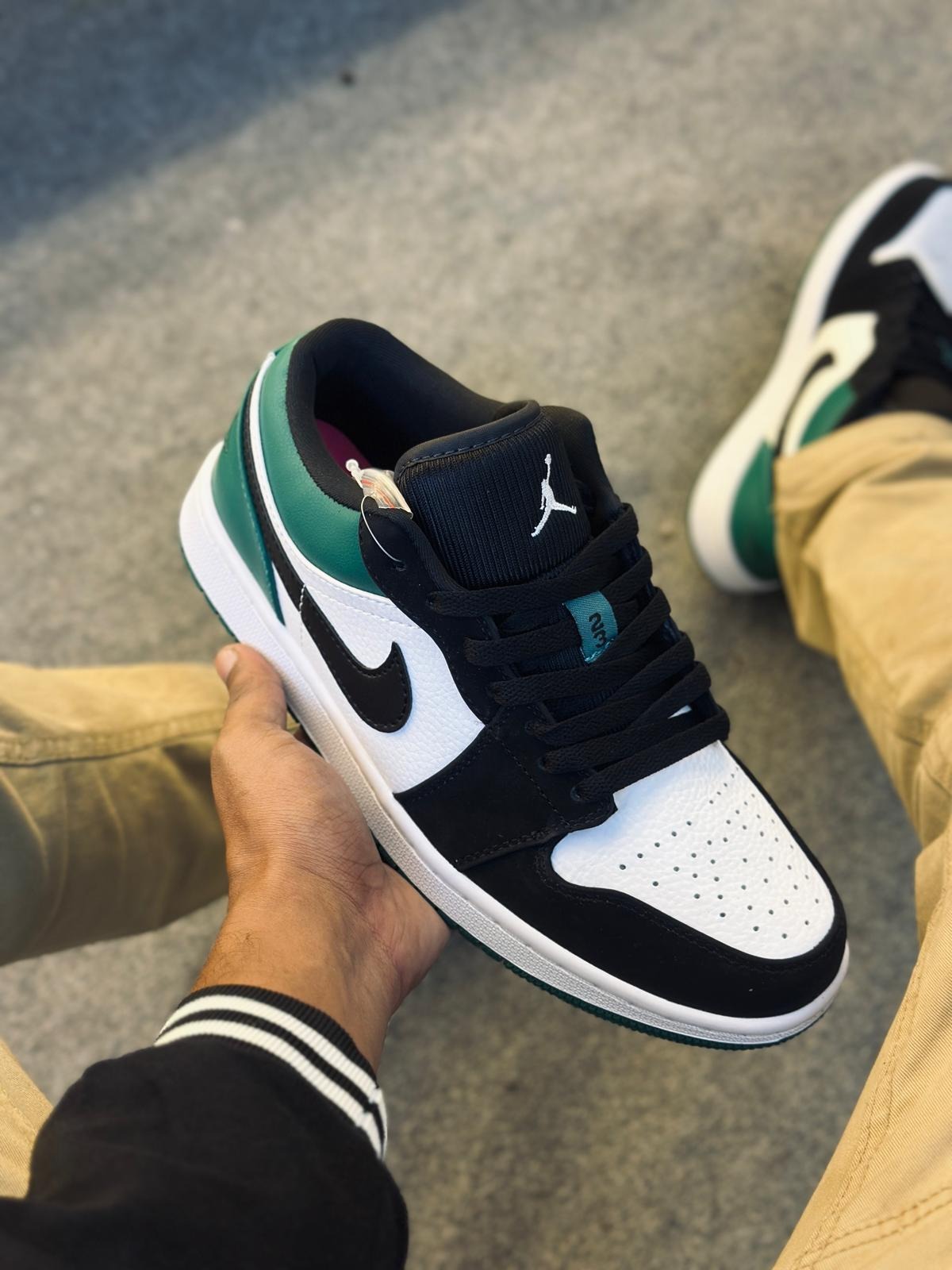 AJ1 Low Mystic Green thumbnail 3