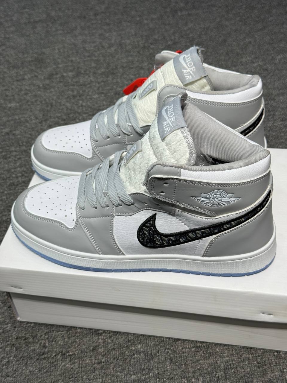 AJ1 High Dior thumbnail 2
