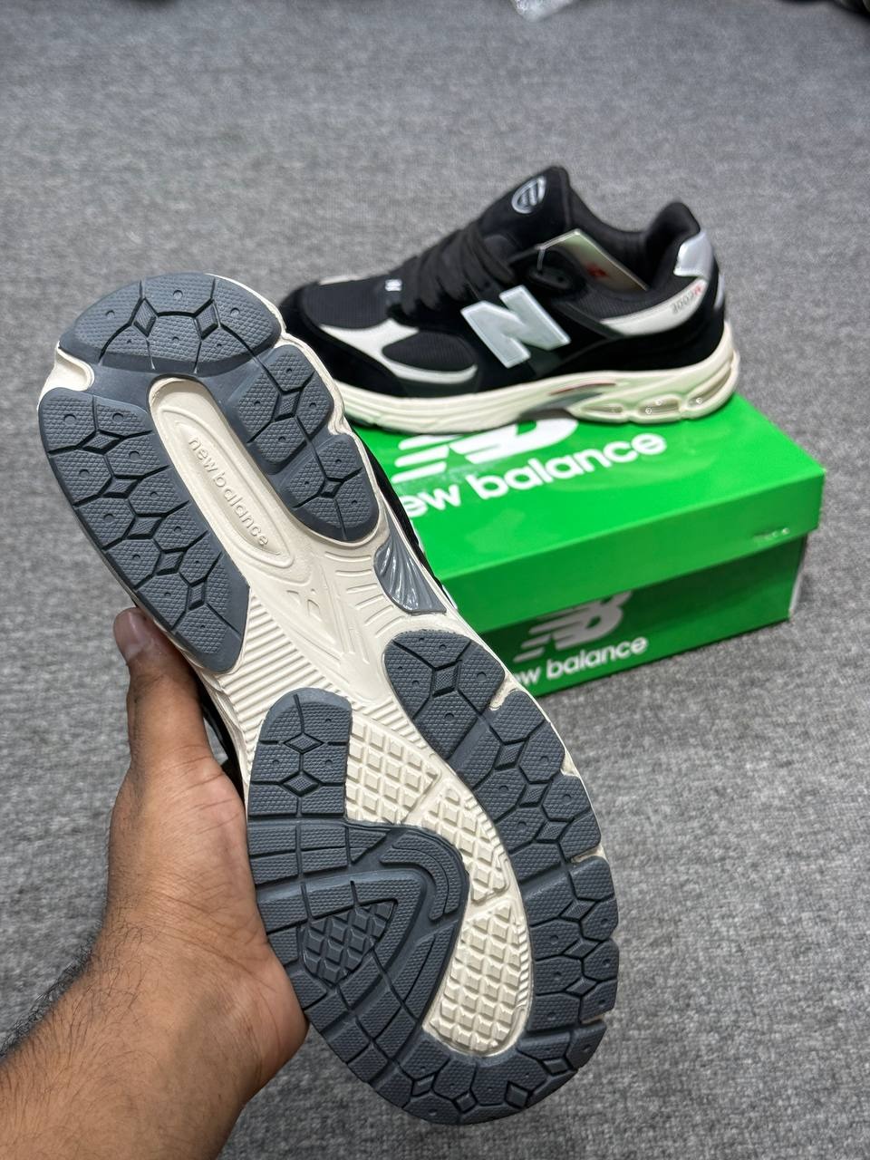 NB 2002r Black thumbnail 5