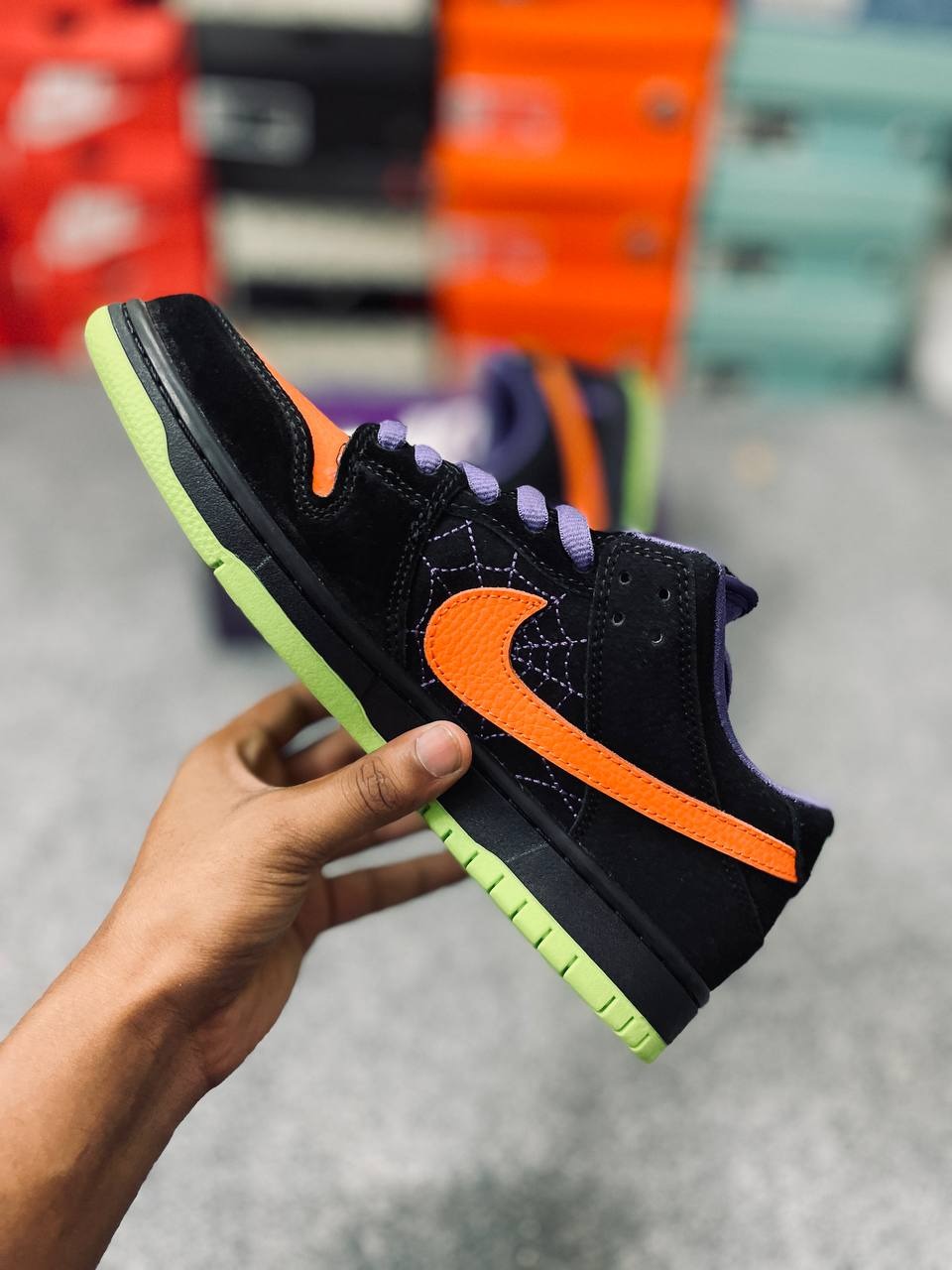 SB Dunk Mischief thumbnail 4