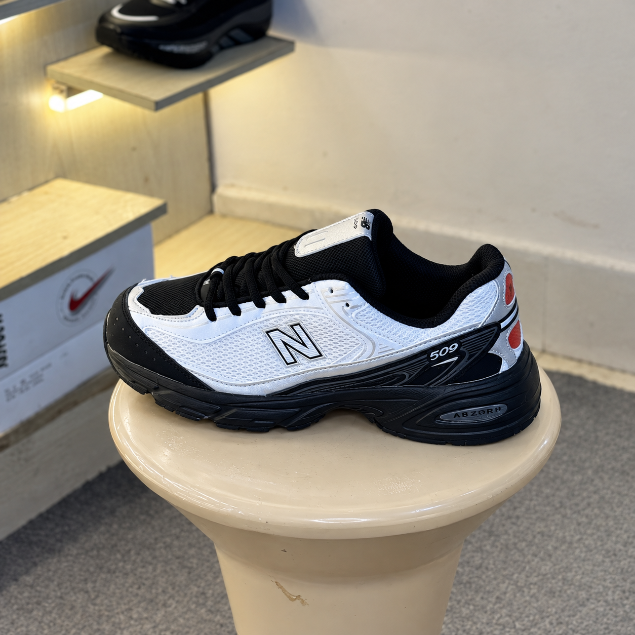 NB 509 White & Black