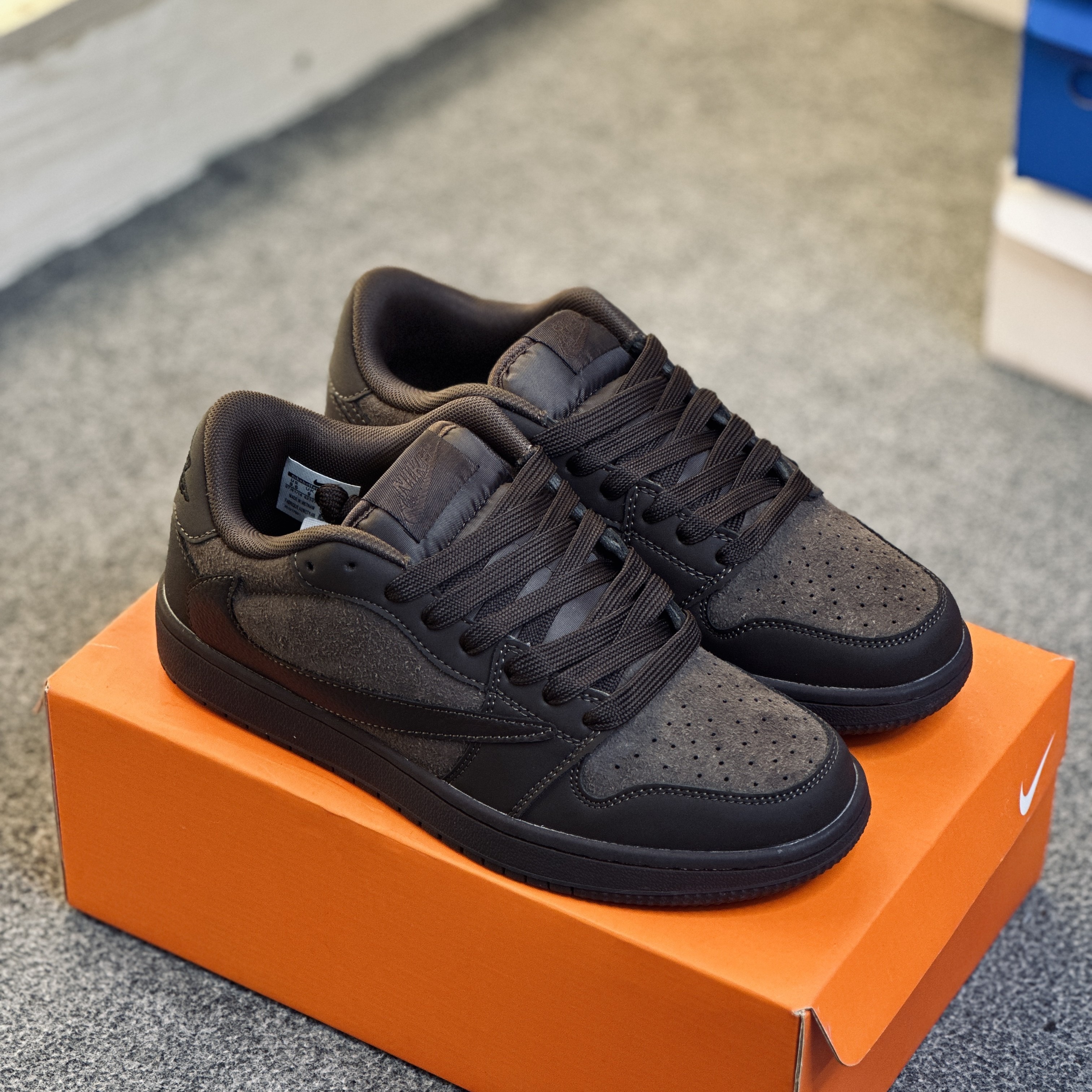 Travis Scott Velvet