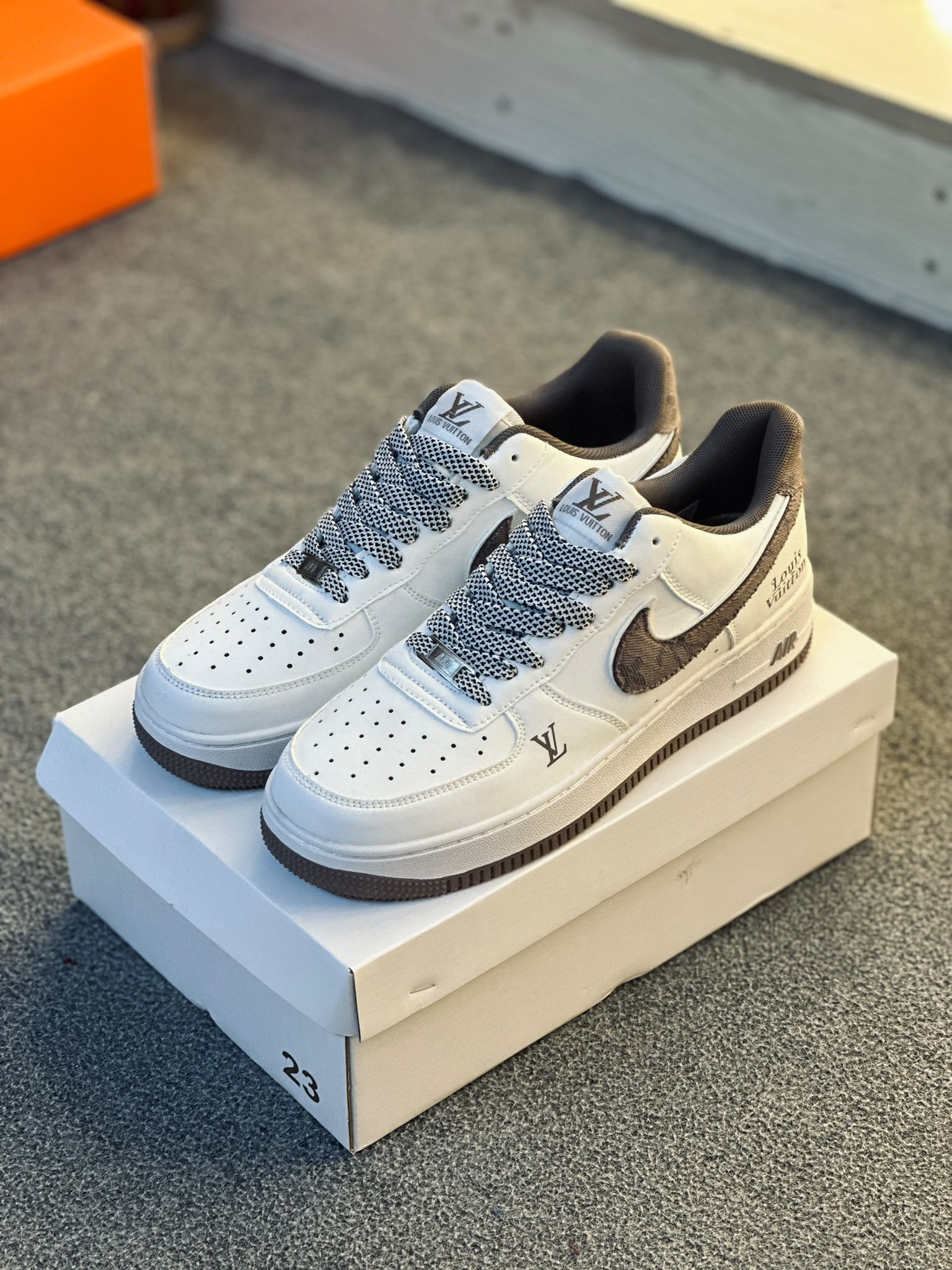 AF1 LV Light Brown