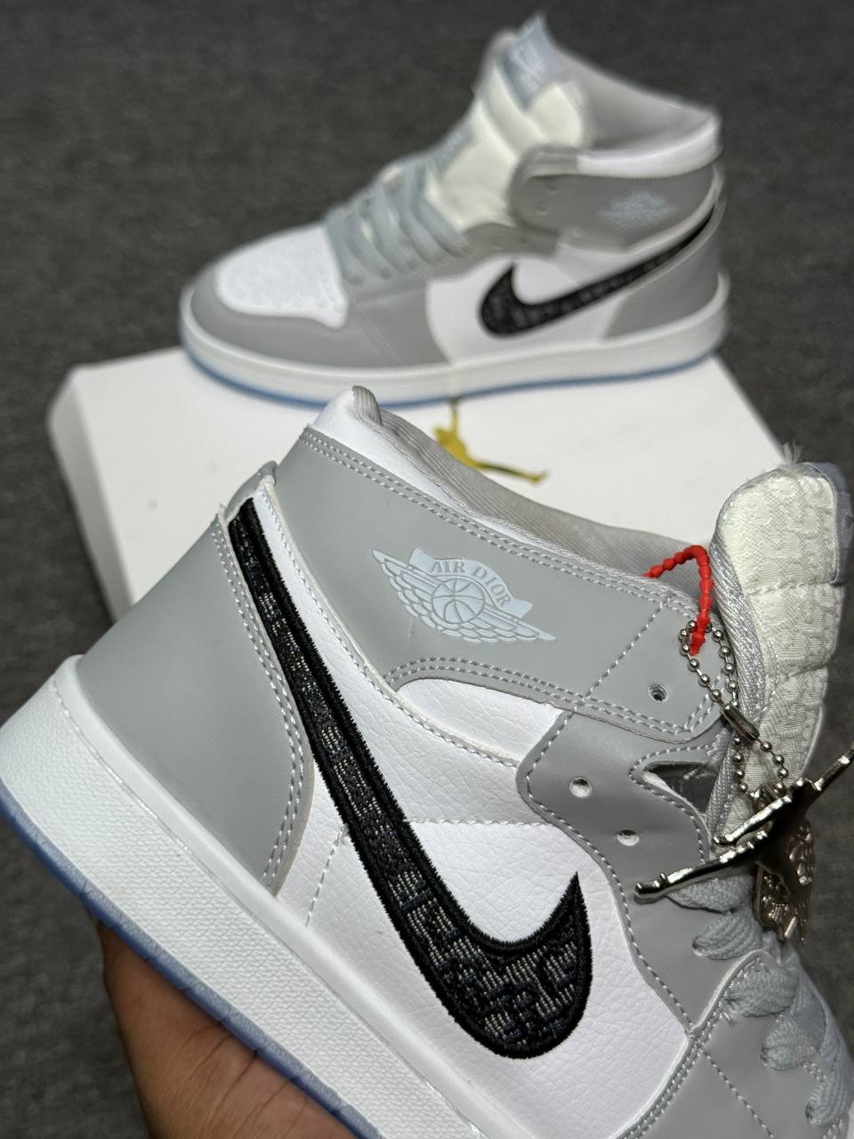 AJ1 High Dior thumbnail 5