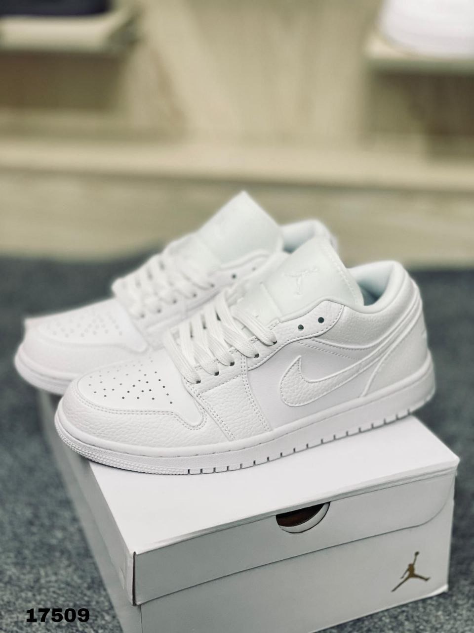 AJ1 Low White