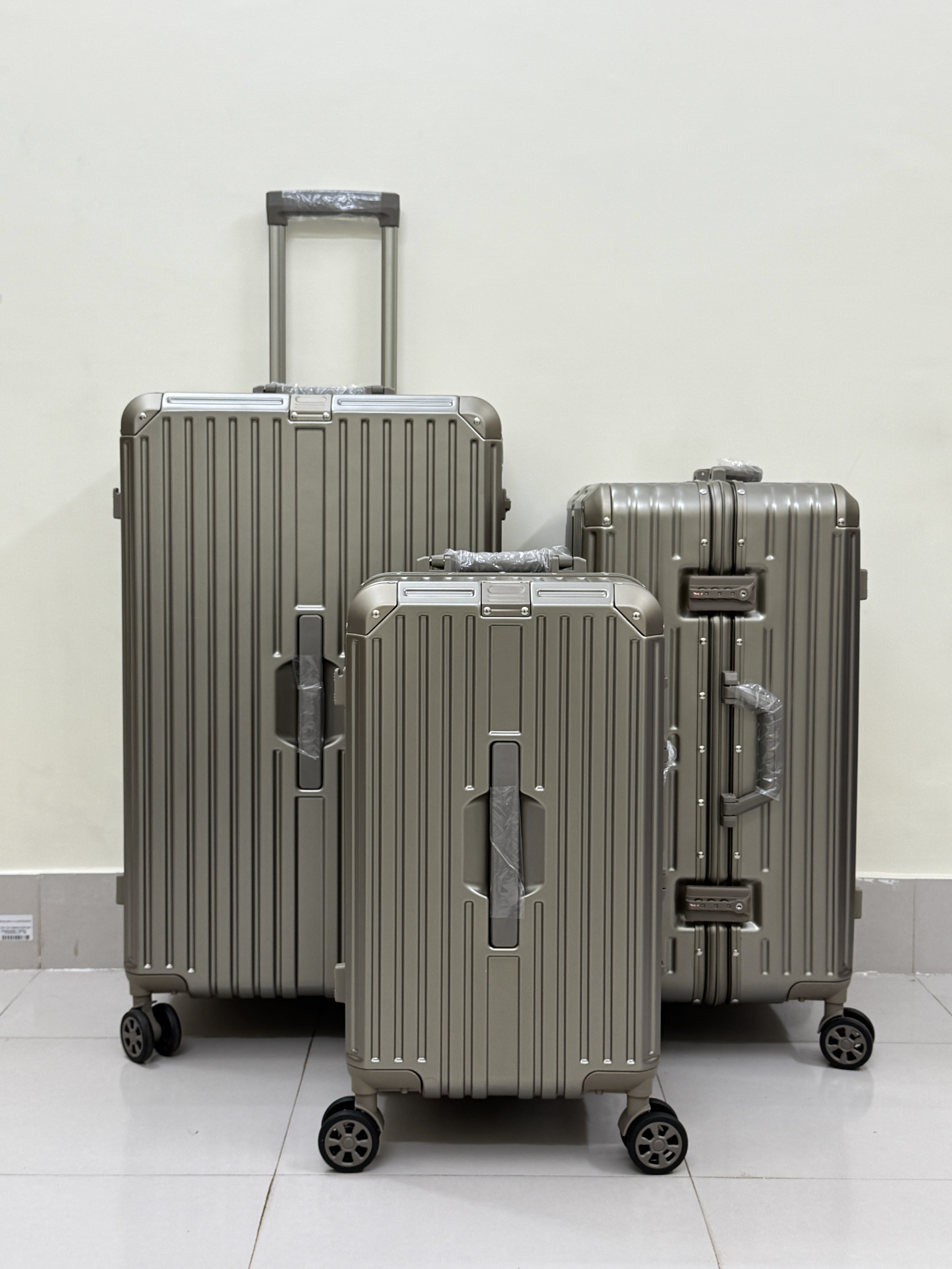 super premium chainless luggage✅