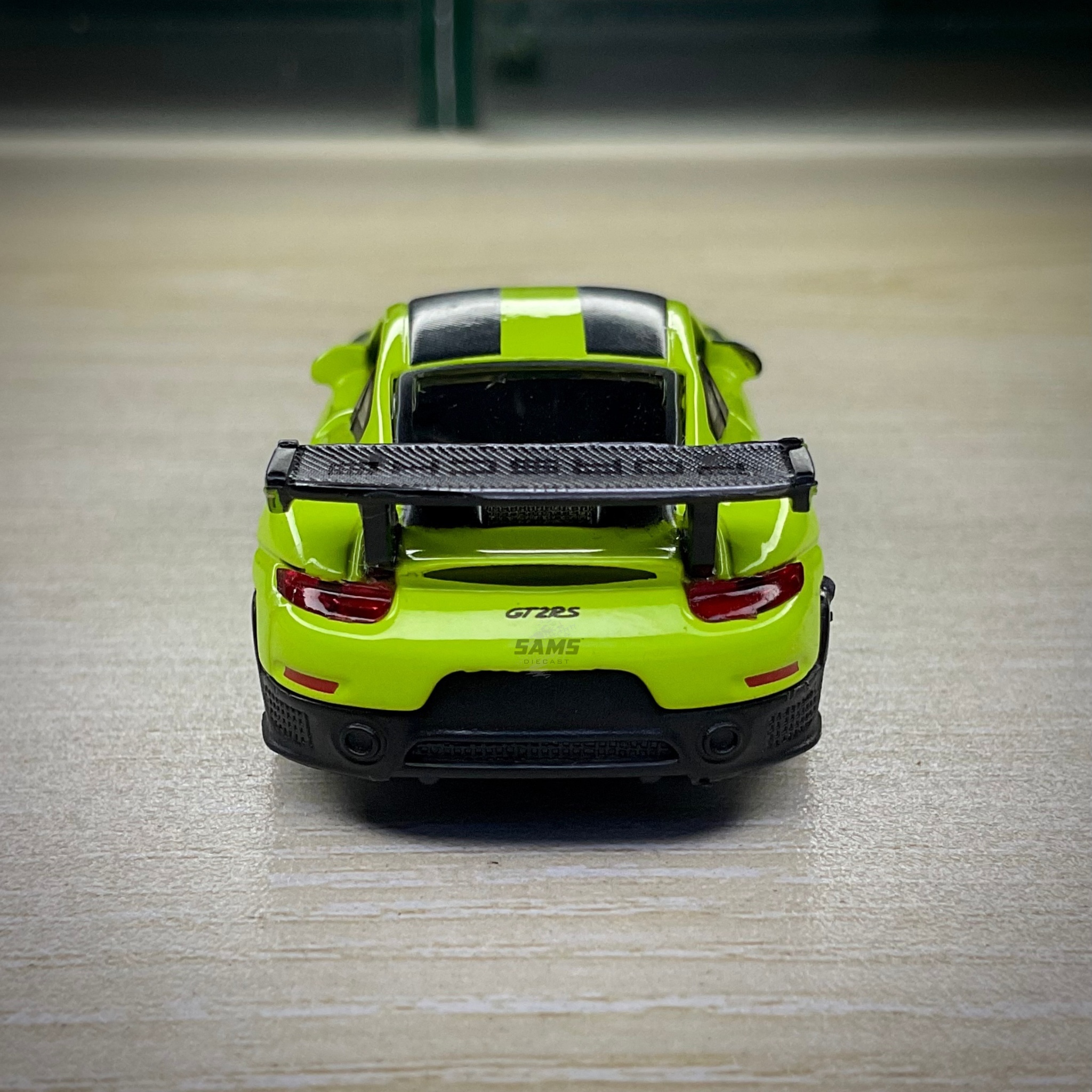 Bburago Porsche 911 GT2 RS thumbnail 4