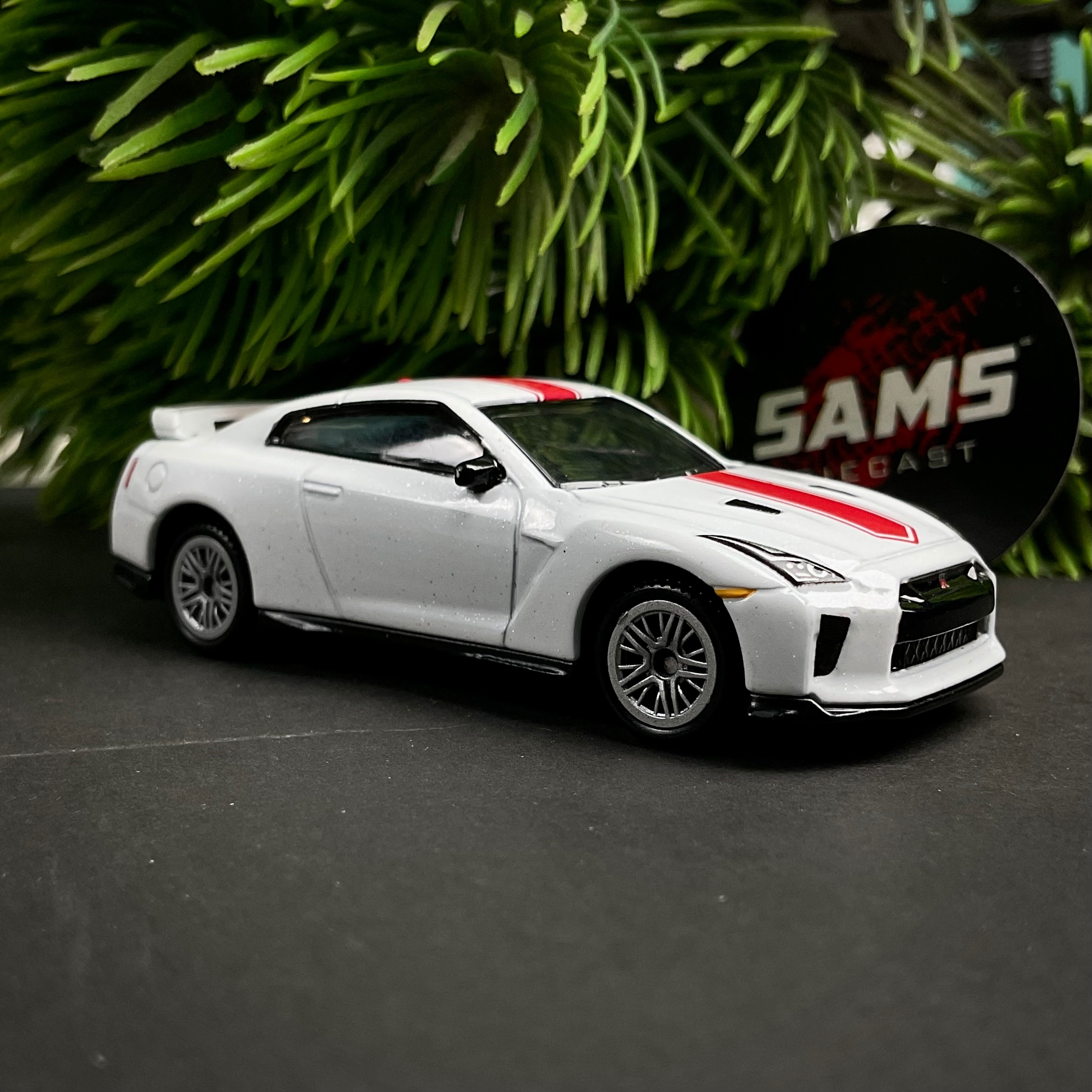 Pre-order || Nissan GT-R R35 50th Anniversary thumbnail 2