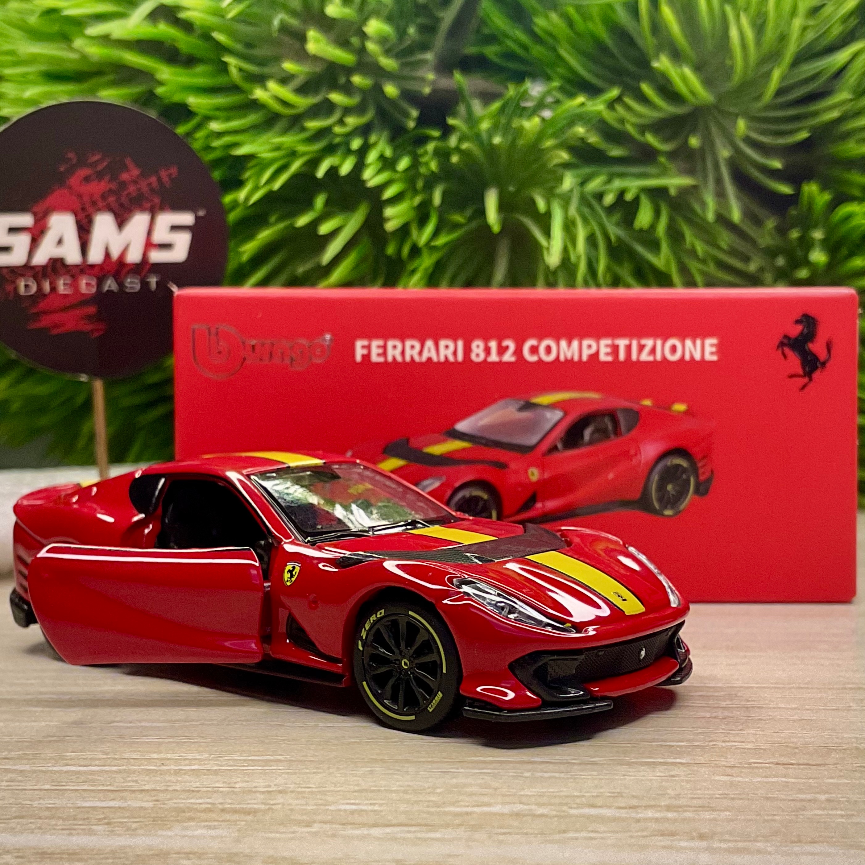 Pre-order || Ferrari 812 Competizione