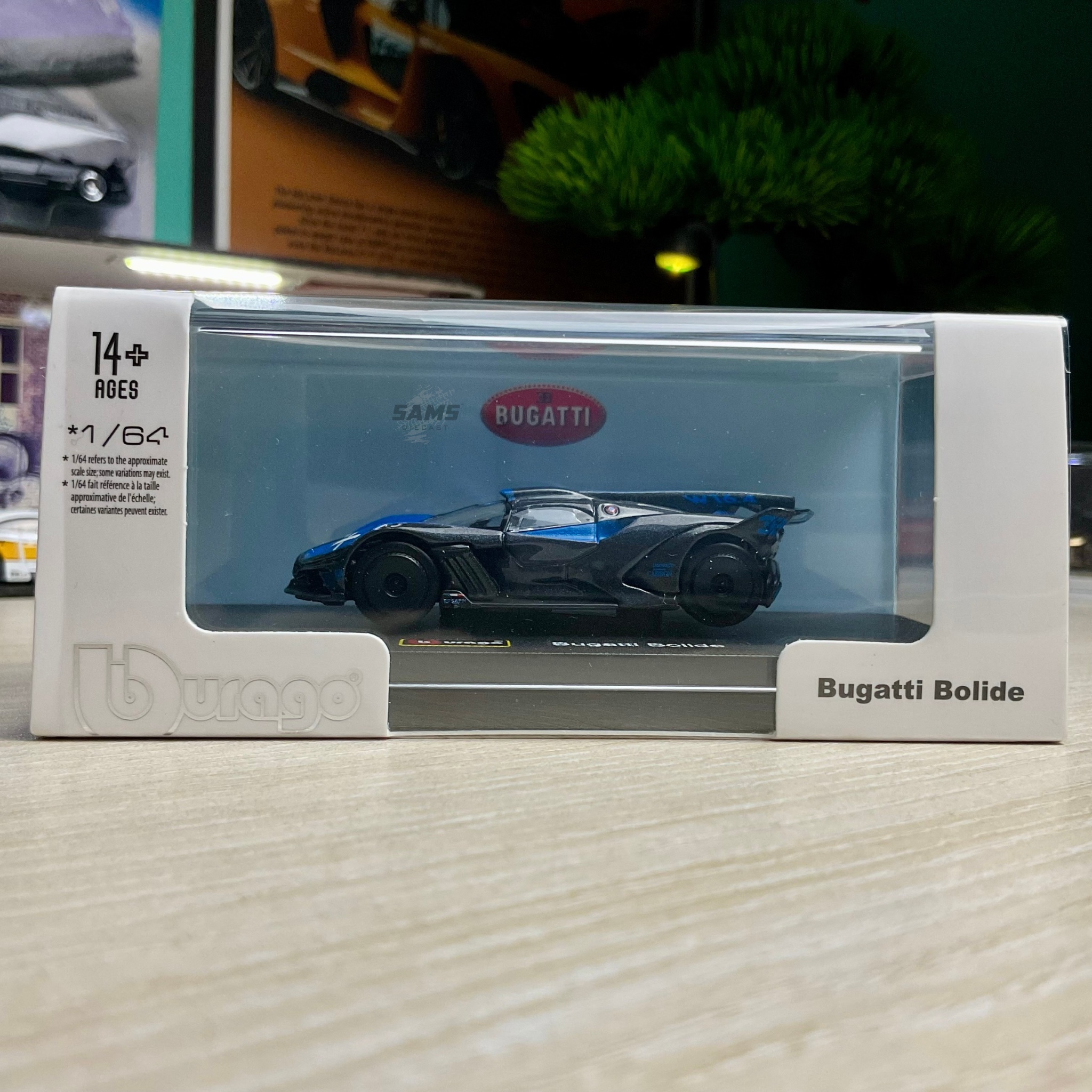 Pre-order || Bburago Premium - Bugatti Bolide