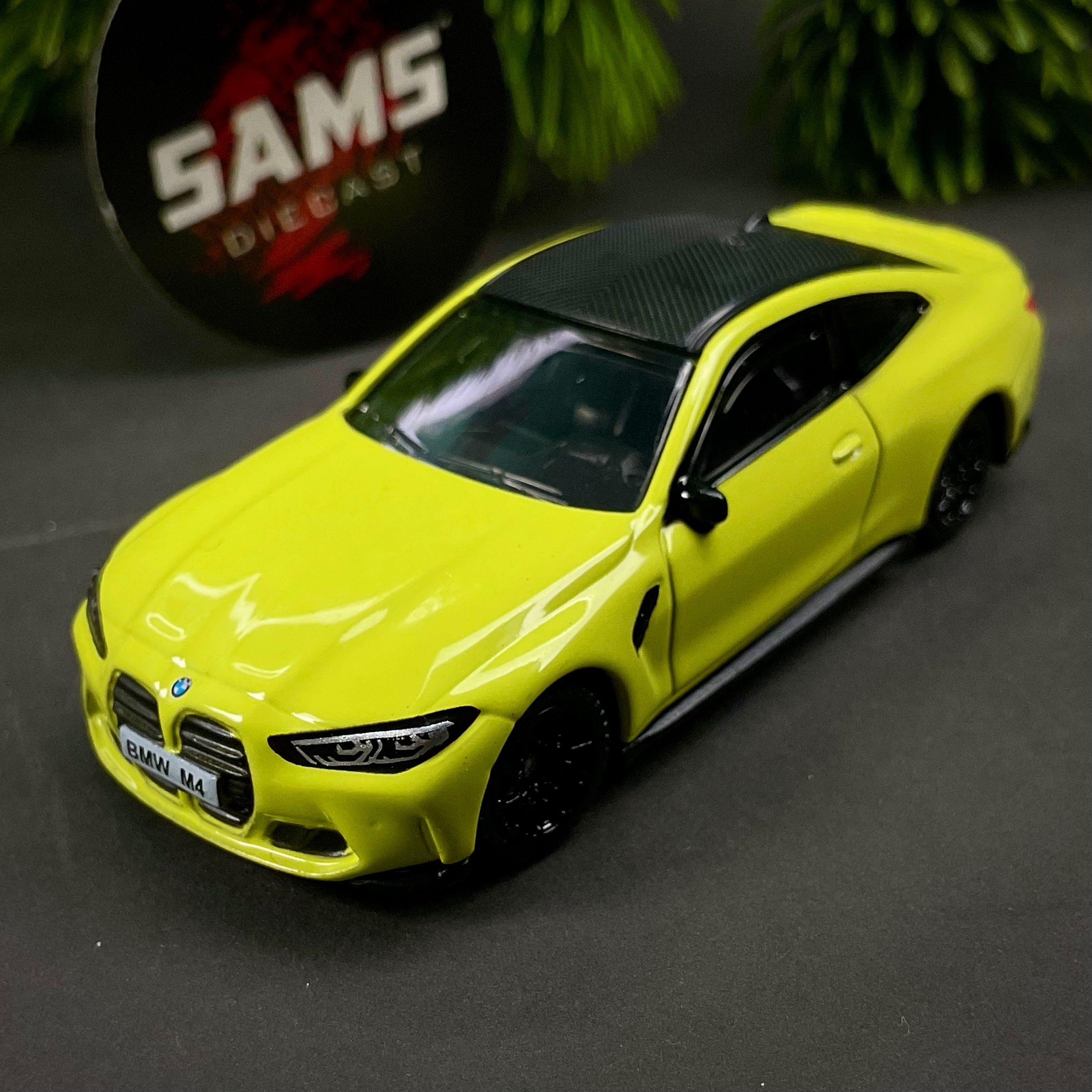 Pre-order || BMW M4 thumbnail 4