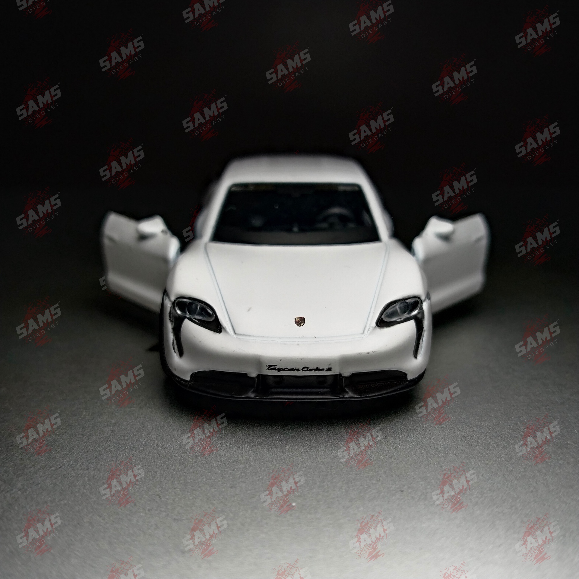 Porsche Taycan Turbo S_img_1
