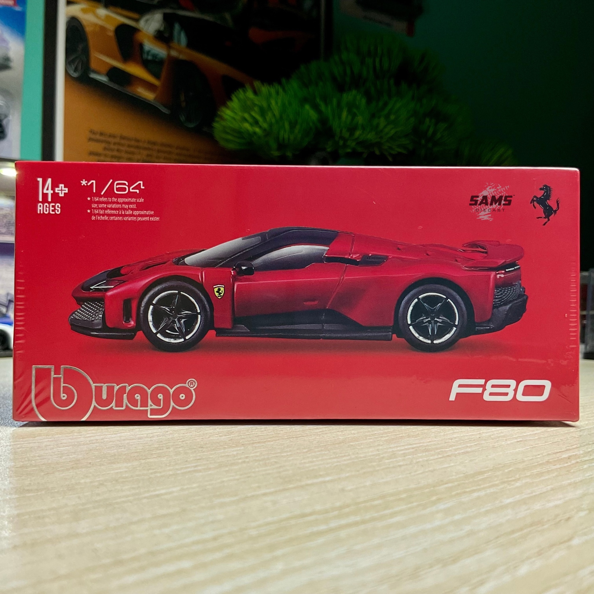 Pre-order || Bburago Premium - 1:64 Ferrari F80 thumbnail 2