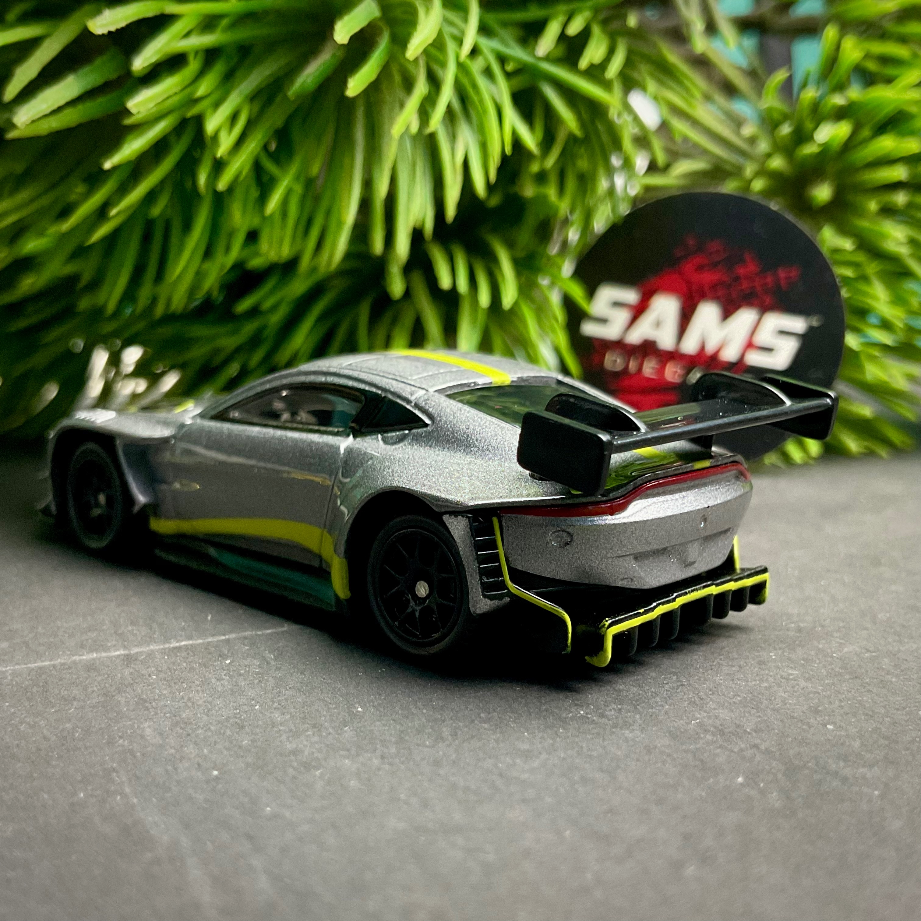 Aston Martin Vantage GT3 thumbnail 3