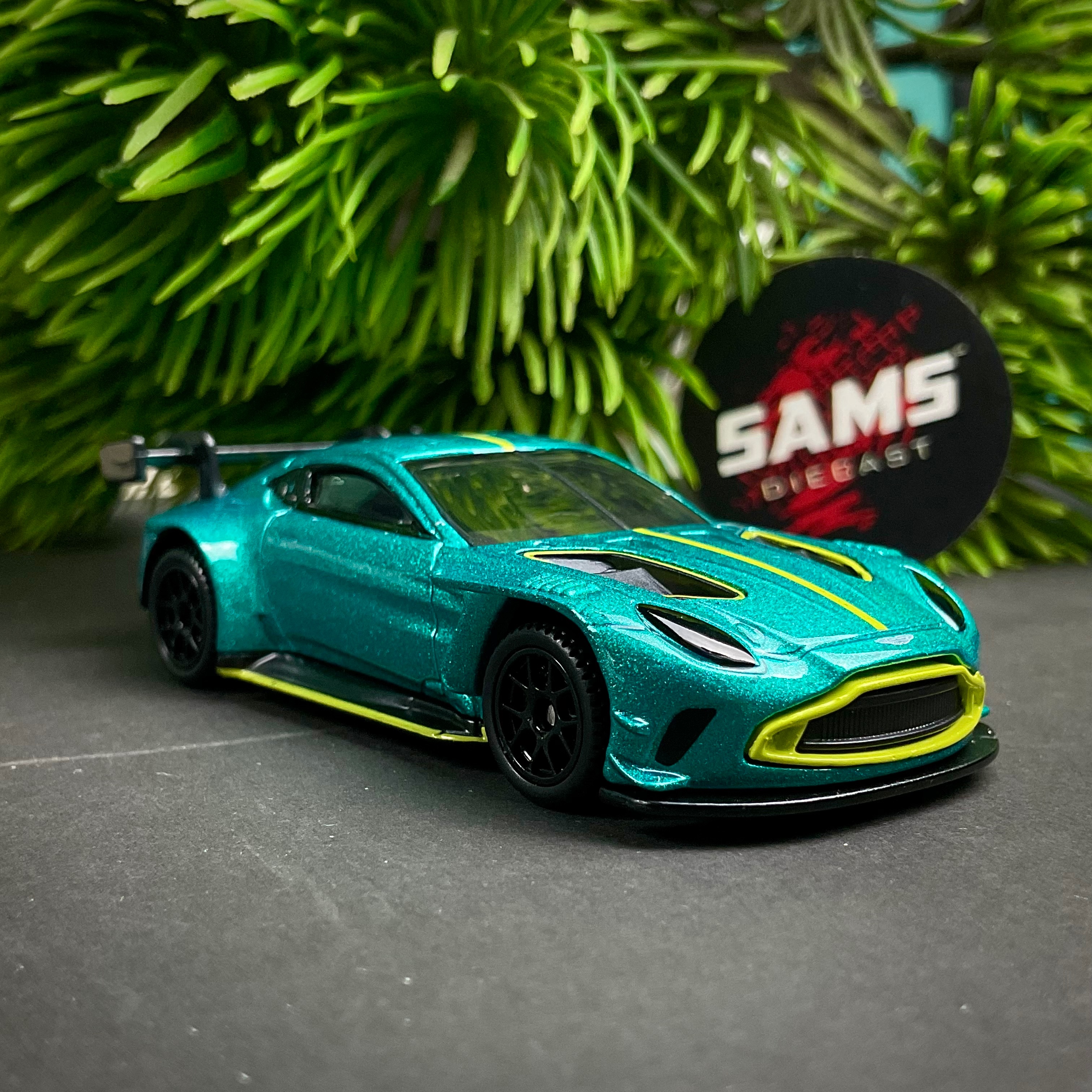 Aston Martin Vantage GT3 thumbnail 2