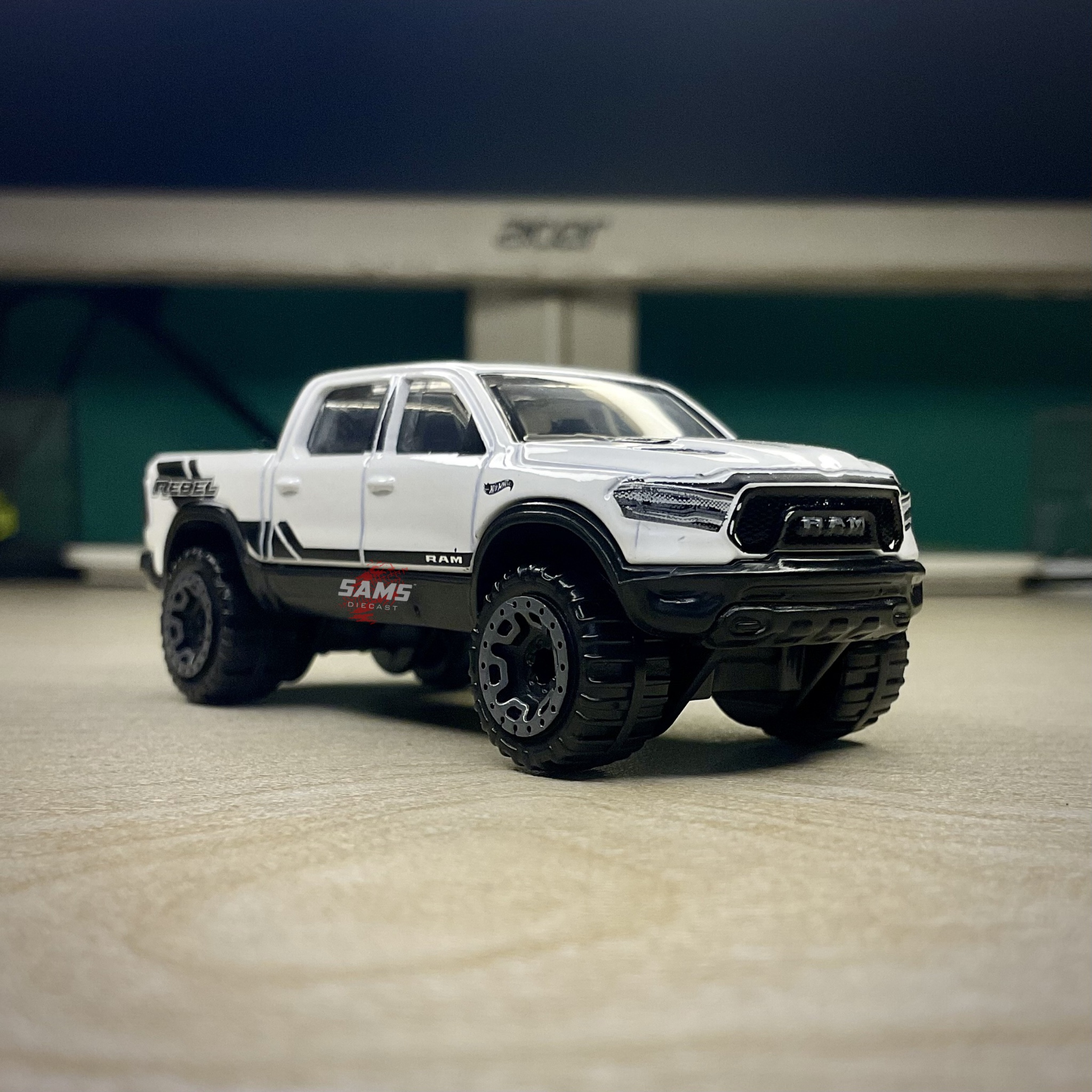 Hot Wheels 2020 RAM 1500 Rebel_img_2