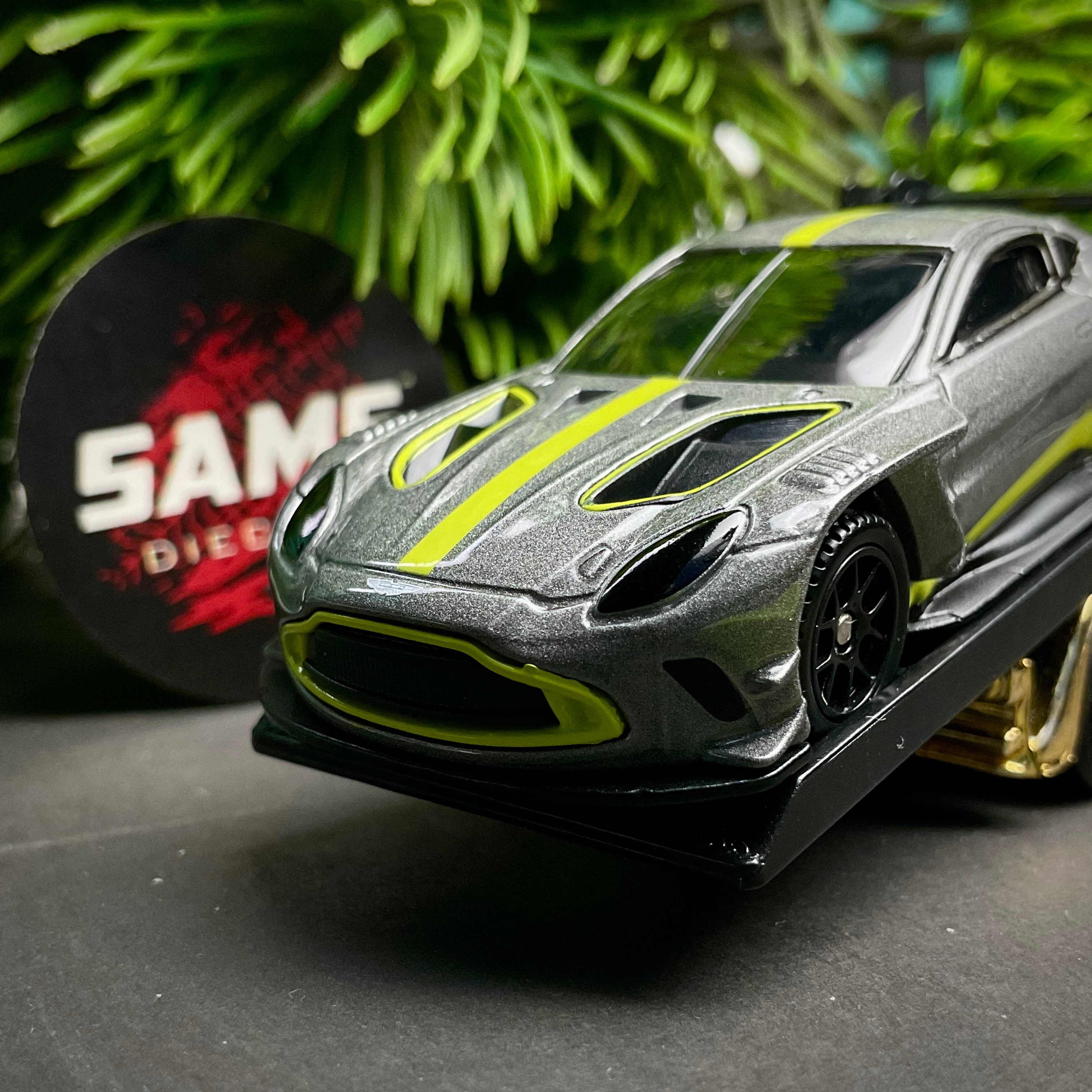 Aston Martin Vantage GT3 thumbnail 4