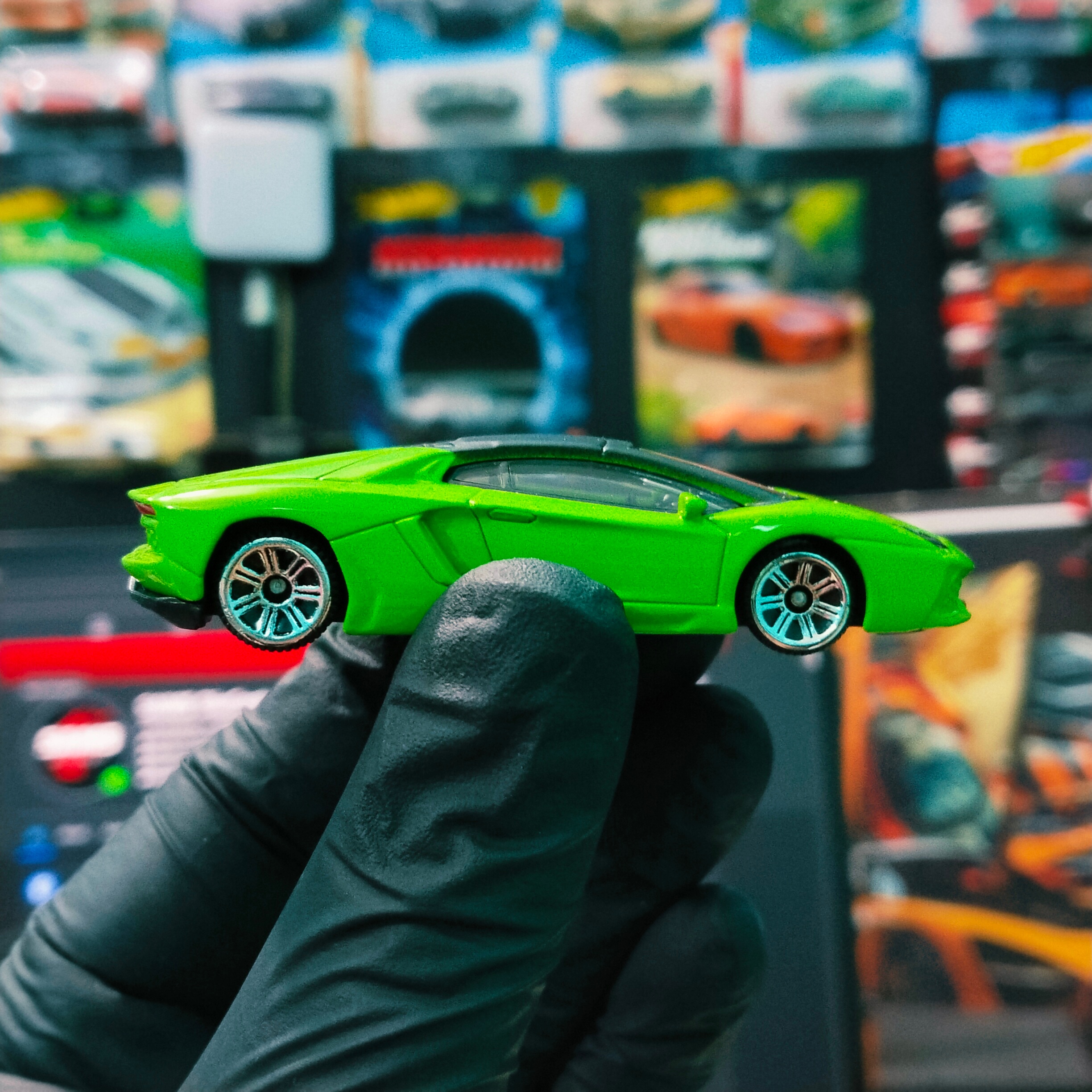 Pre-order || Lamborghini Aventador Roadster_img_2