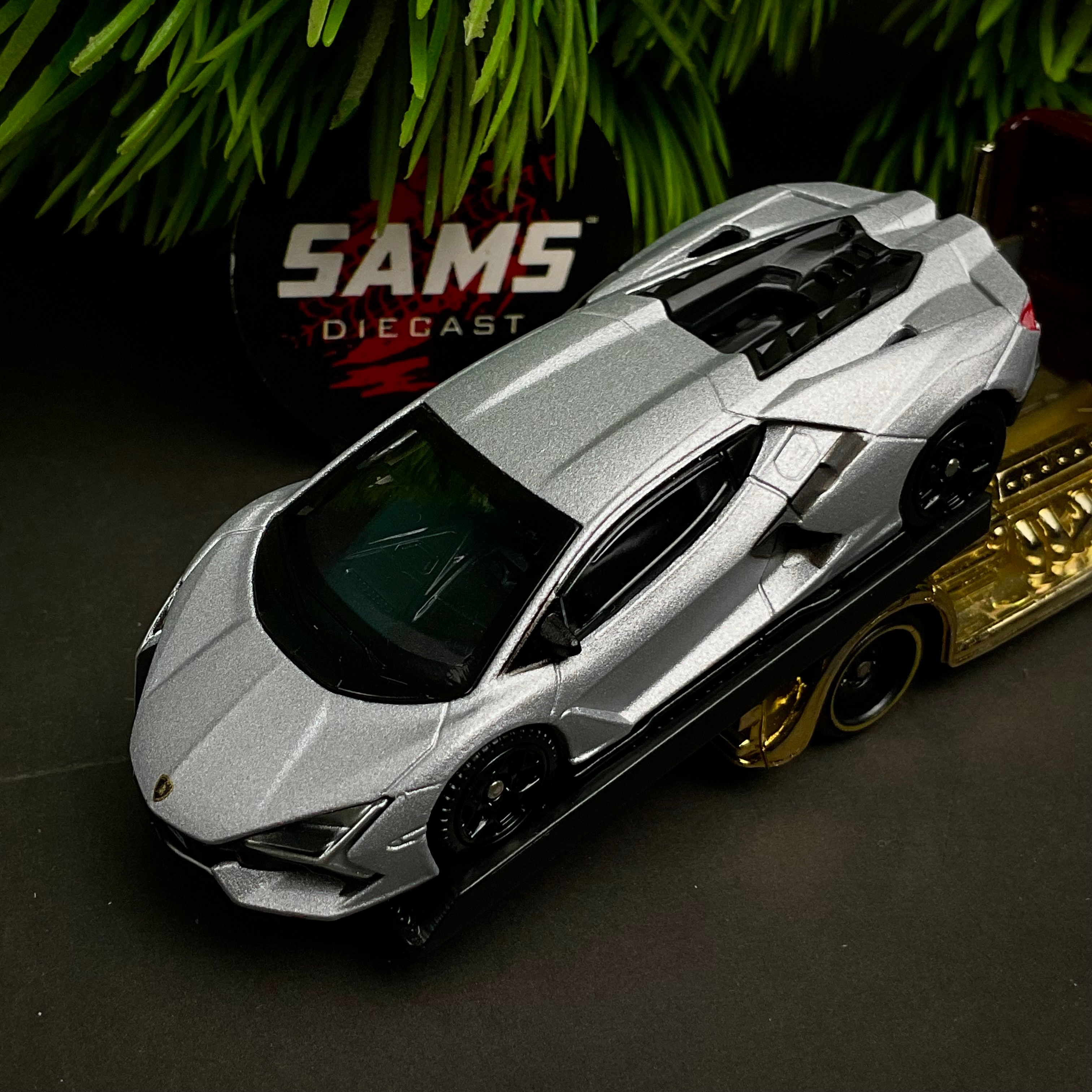 Pre-order || Lamborghini Revuelto thumbnail 3