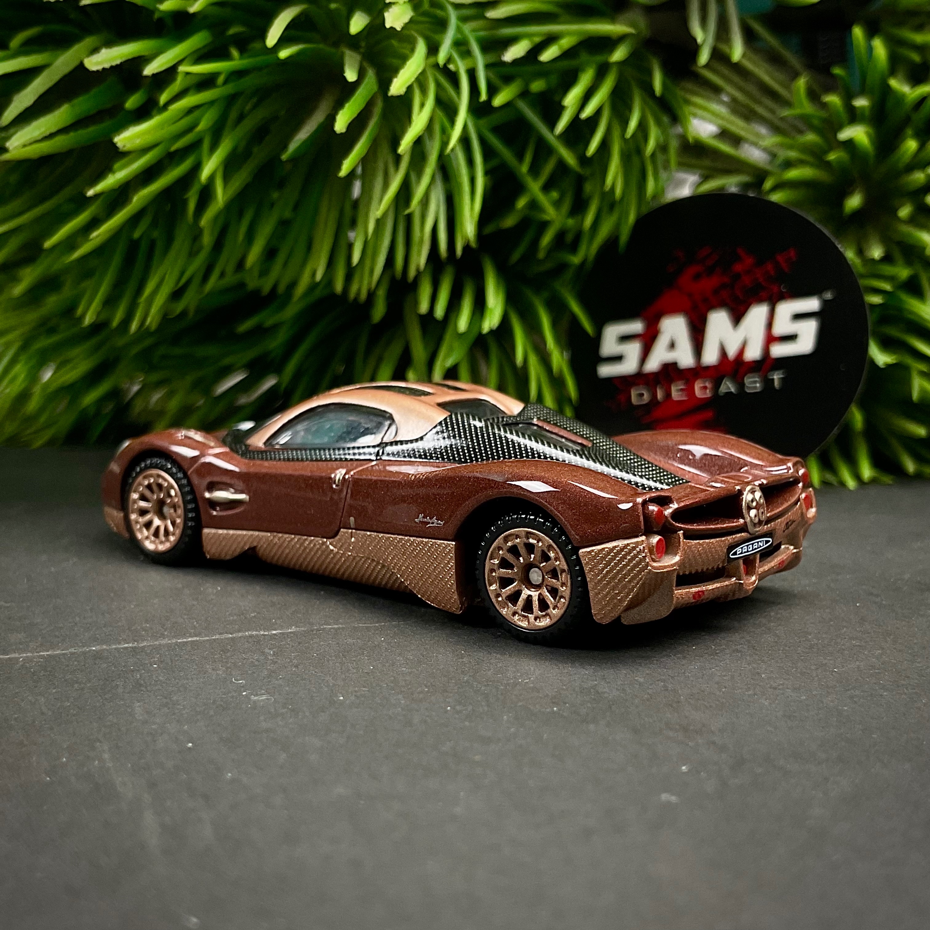 Pre-order || Pagani Utopia thumbnail 3
