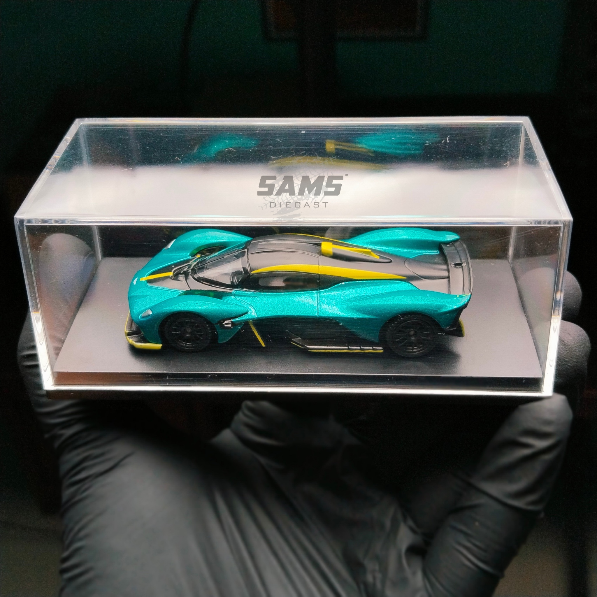 Pre-Order || 1:64 Clear Acrylic Display Box - Black Base_img_1