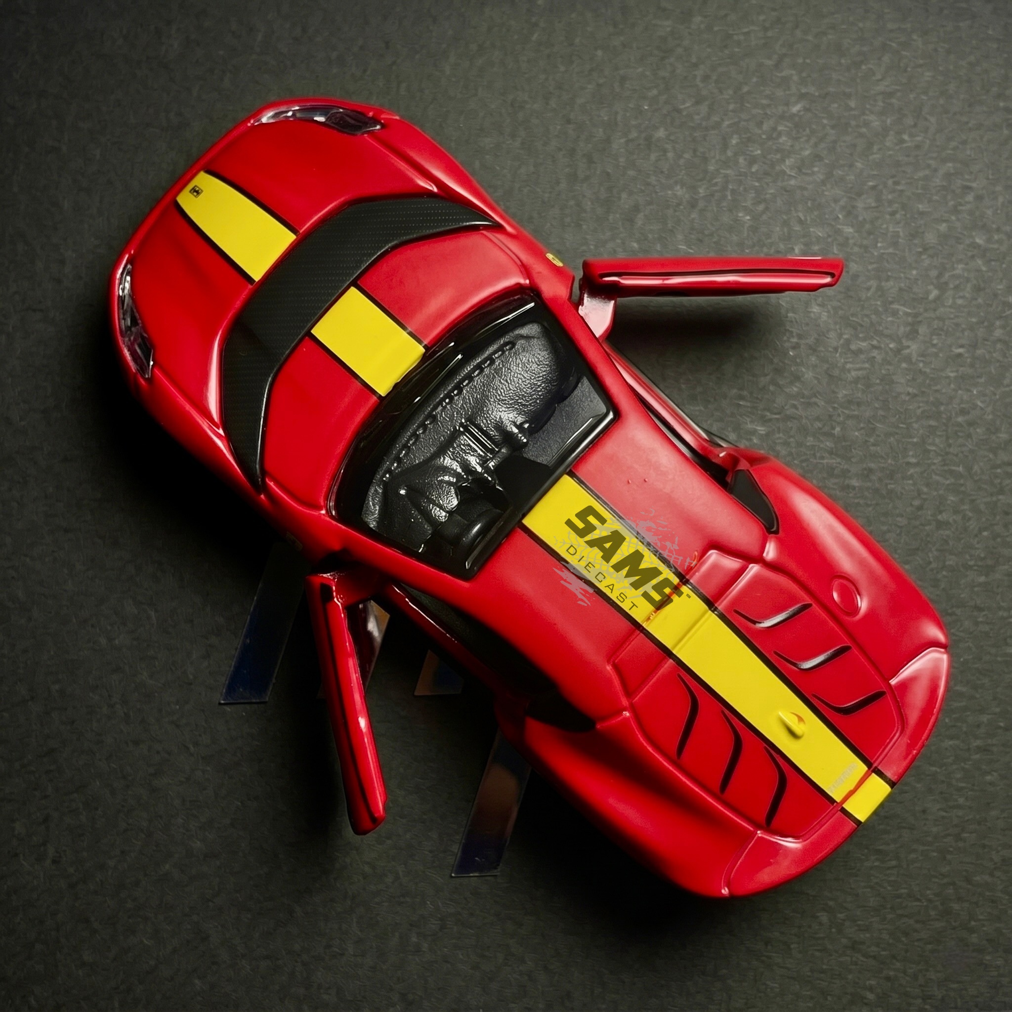 Pre-order || Ferrari 812 Competizione_img_1
