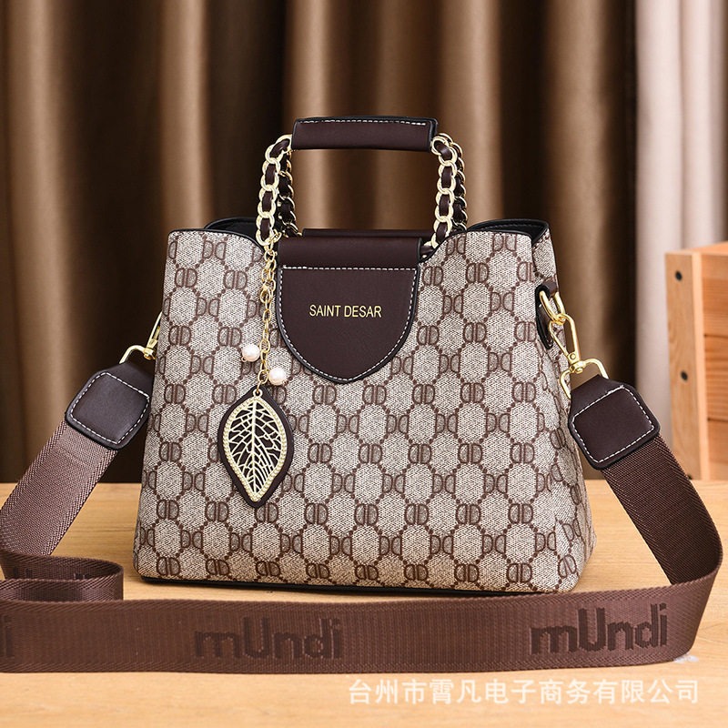Large Capacity Women’s Handbag Fashionable Mother’s Shoulder & Crossbody Bag