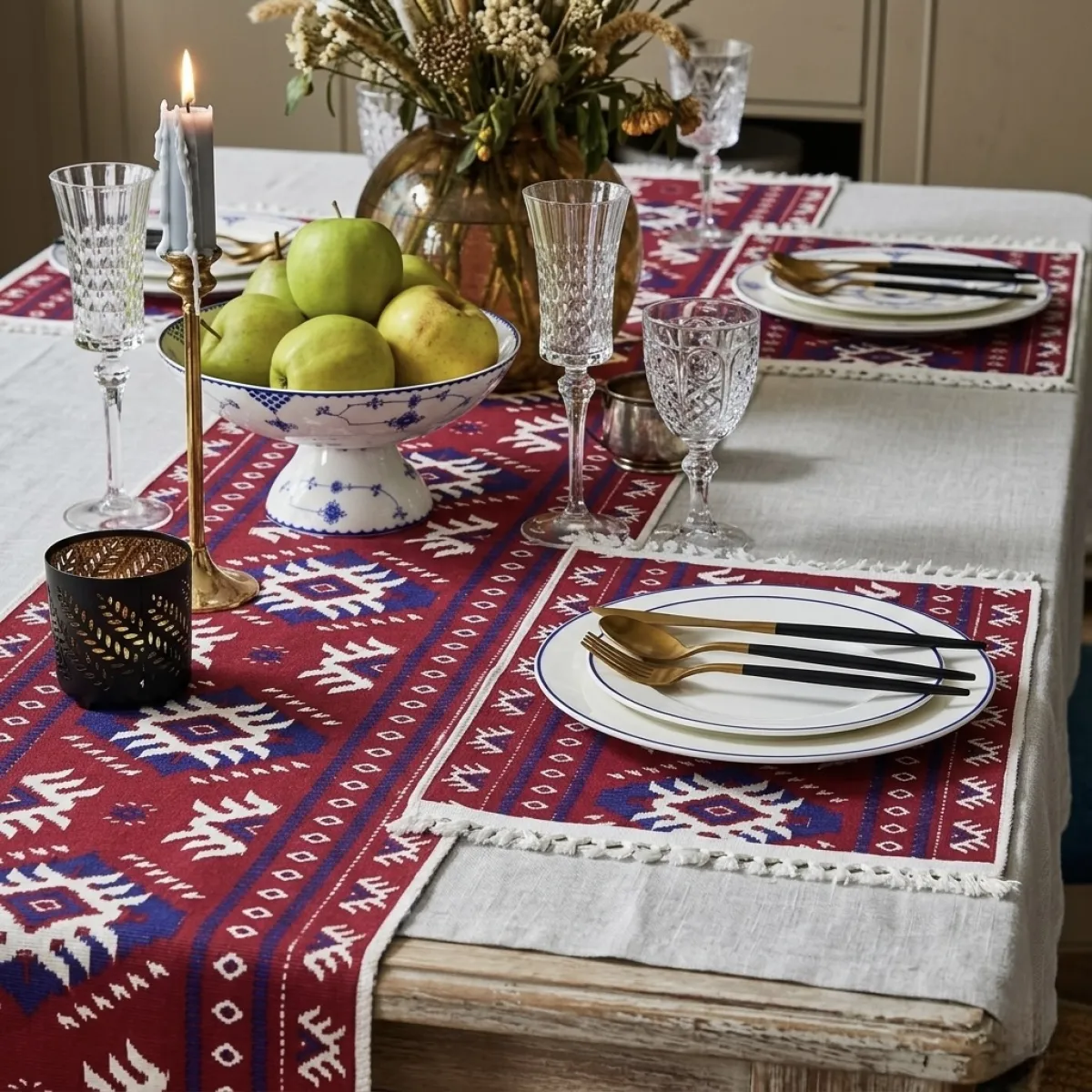 Borsha – Handcrafted Table Runner & 4 Placemat Set