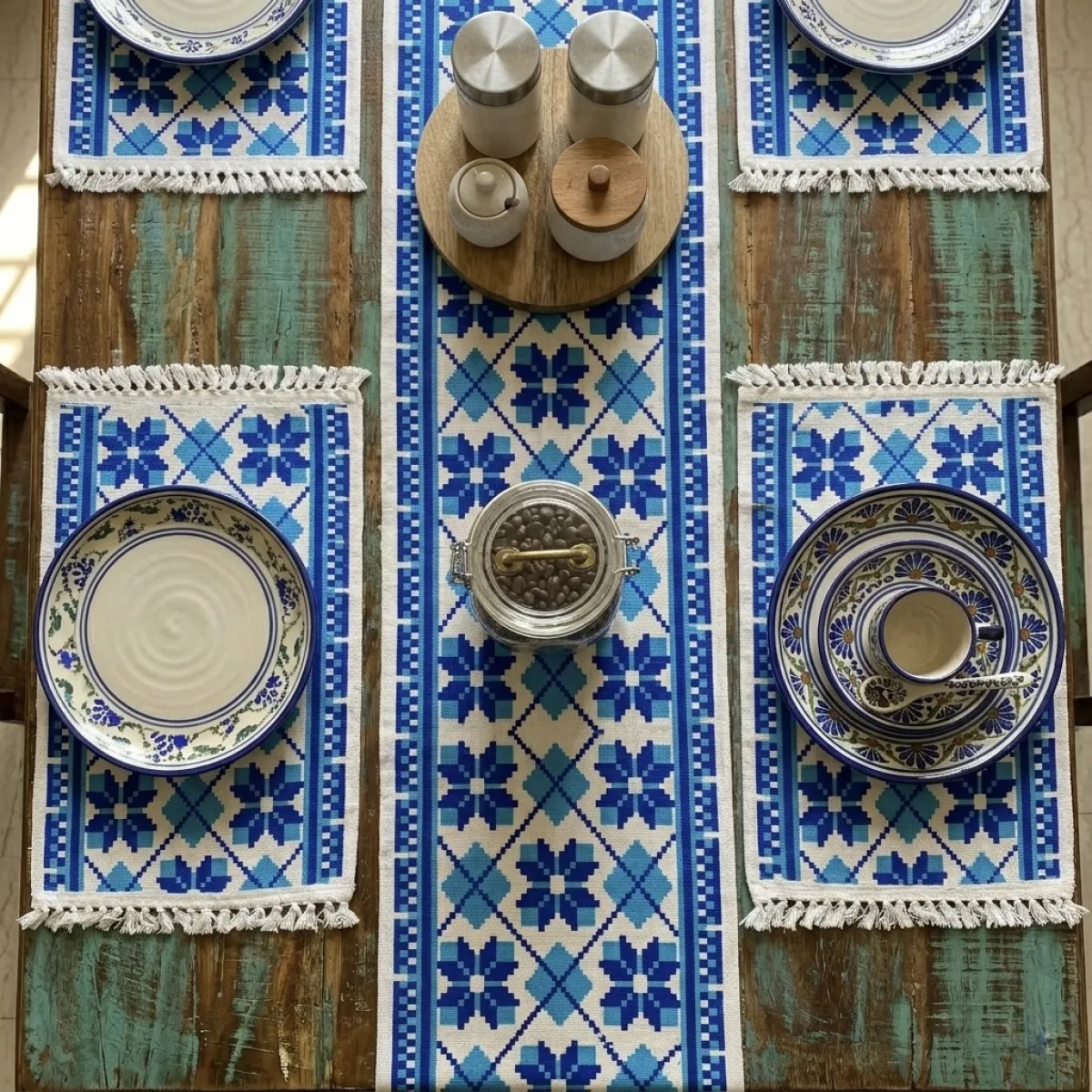 Padma – Signature Runner & 4 Placemat Set