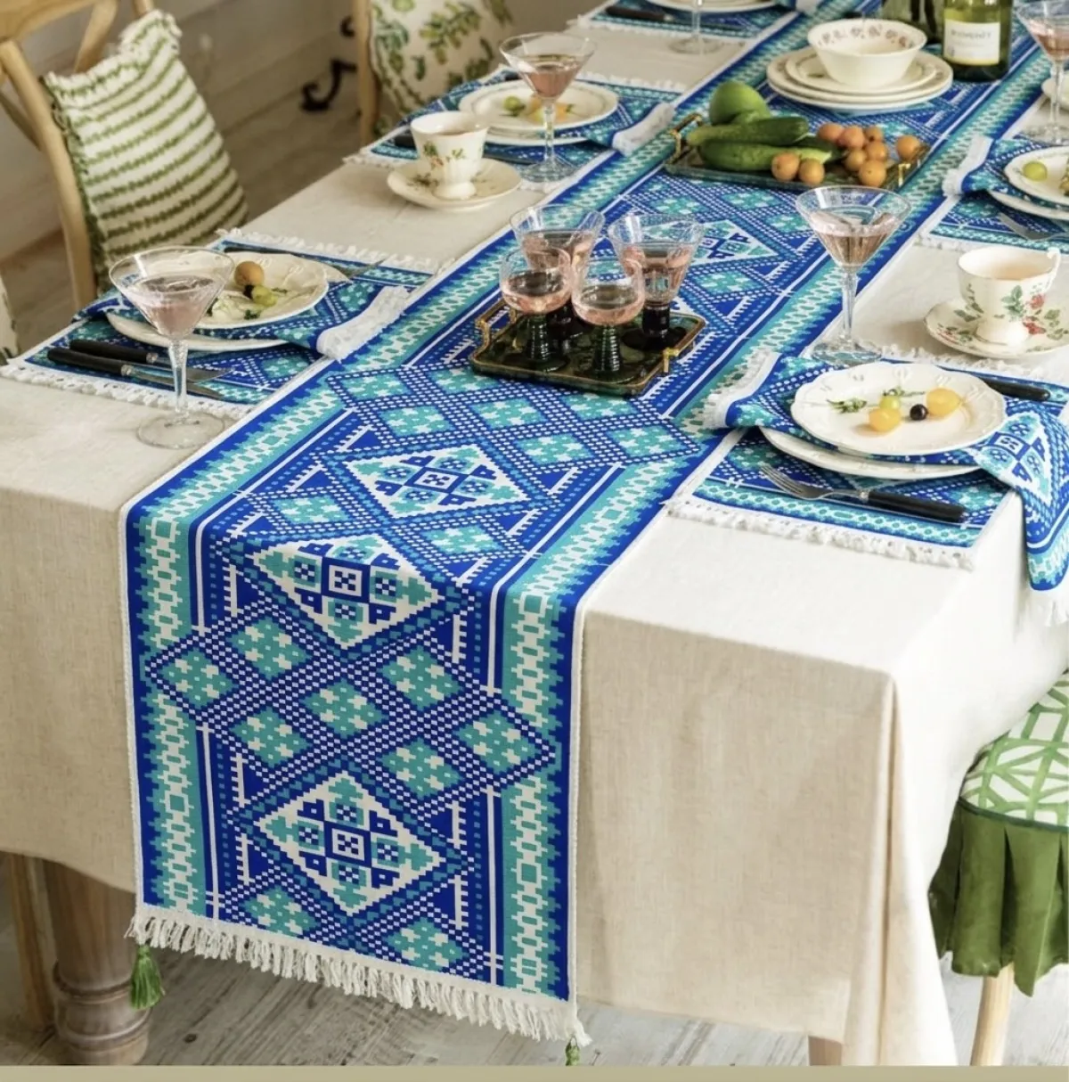 Sheuli – Soft Tone Runner & 4 Placemat Set