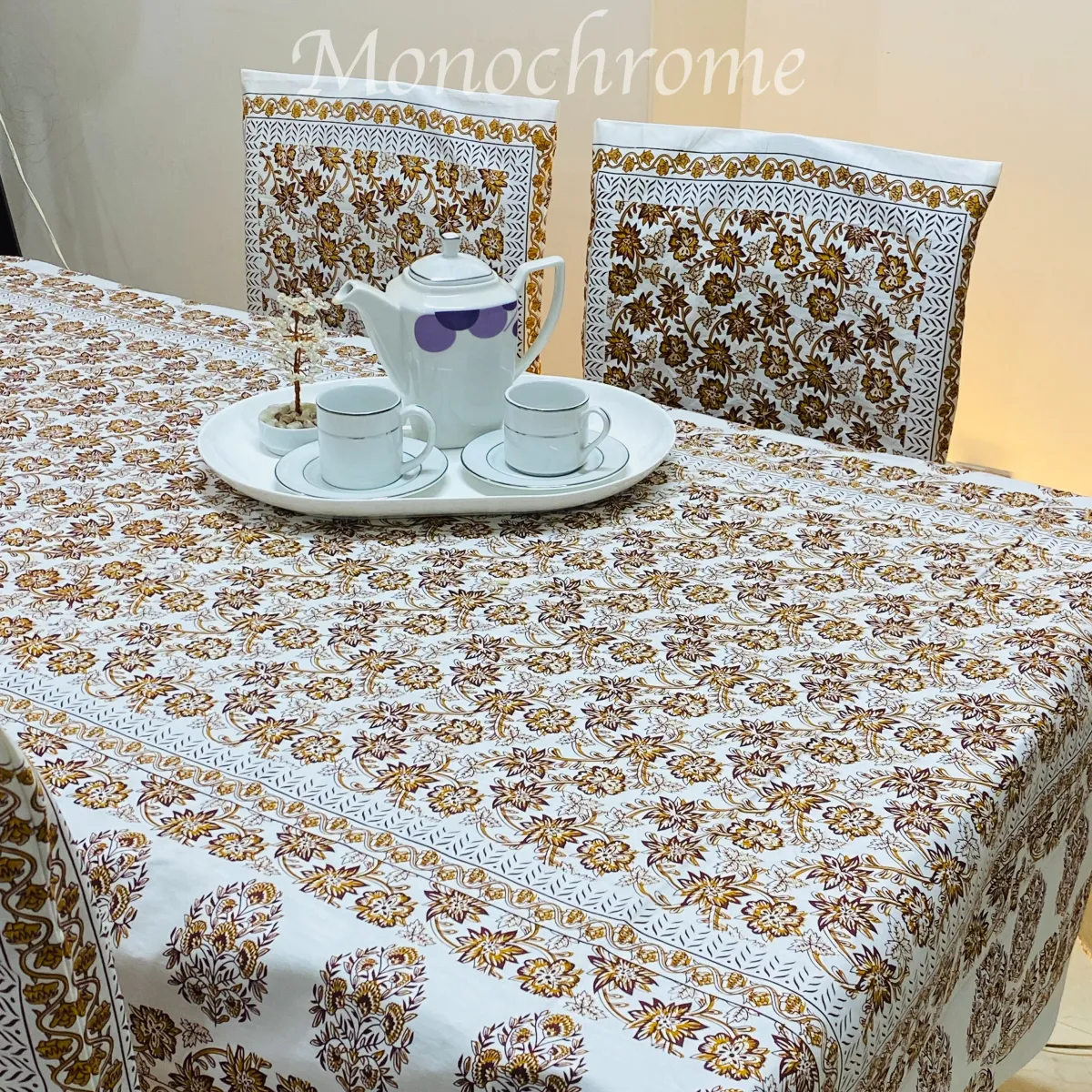 Urmi (ঊর্মি) – Graceful Block Print Dining Table Cloth