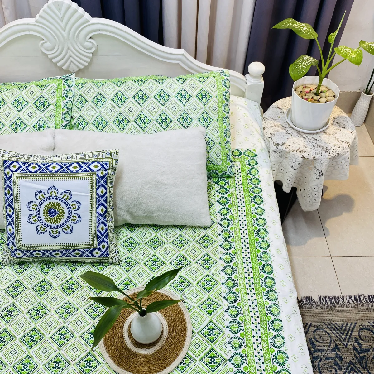 Trina – King Size Premium Traditional Handblock Bedsheet & Pillow Covers