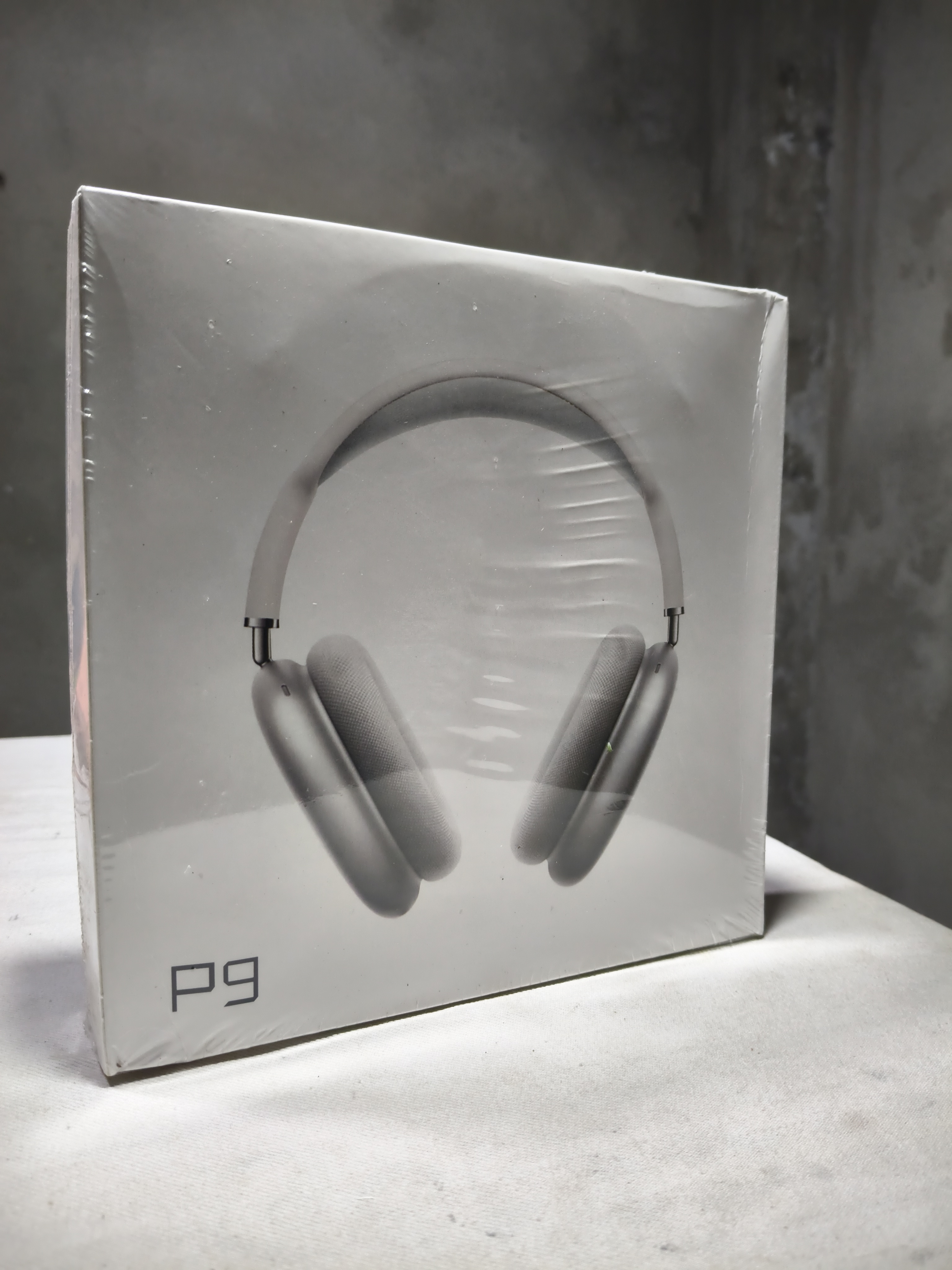 P9 Wireless Bluetooth headsets premium quality😆