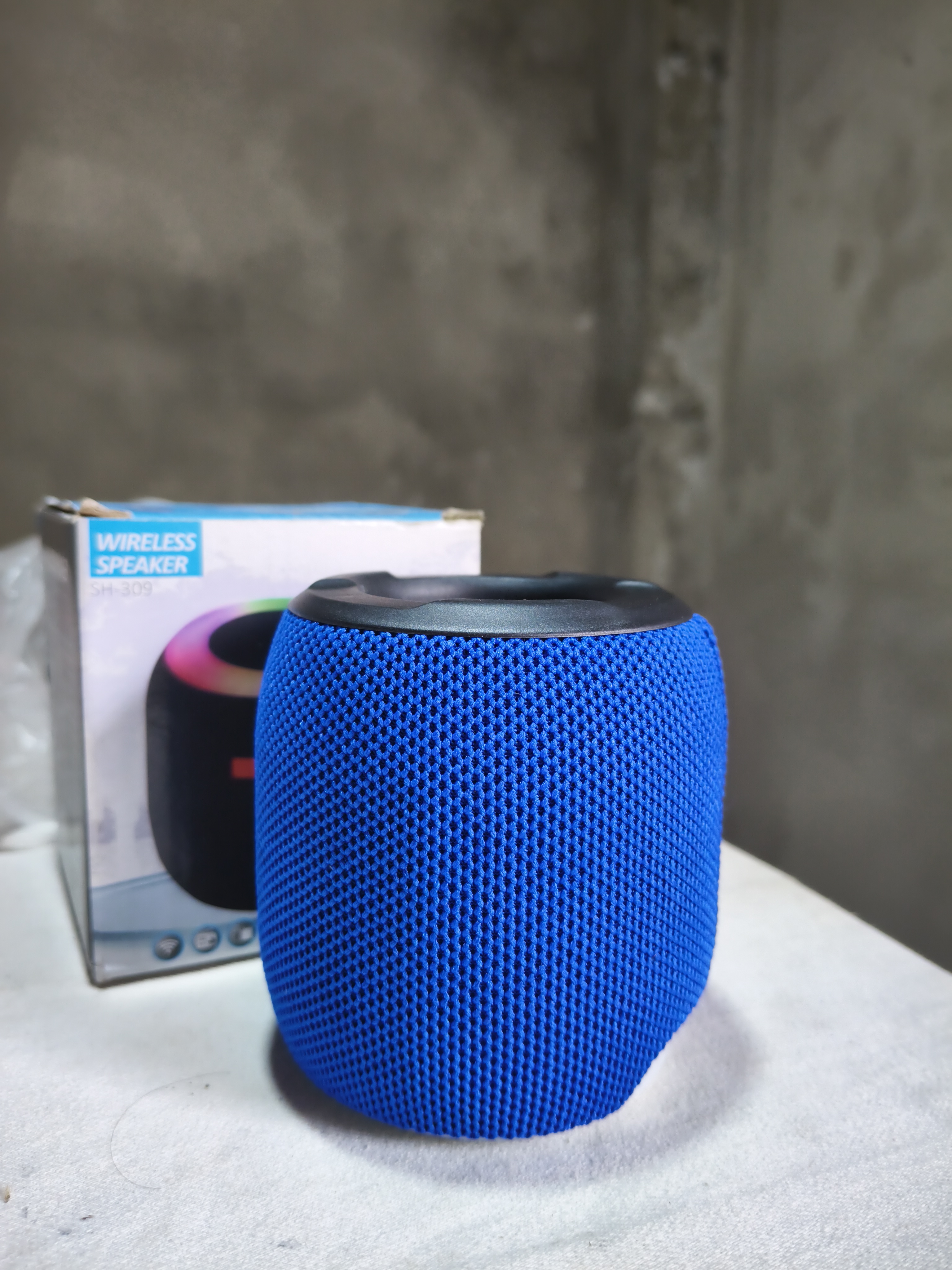 SH-309 Wireless Bluetooth Speaker Colorful RGB Night Light Outdoor Convenient Fabric Small Subwoofer Mini Speaker_img_4