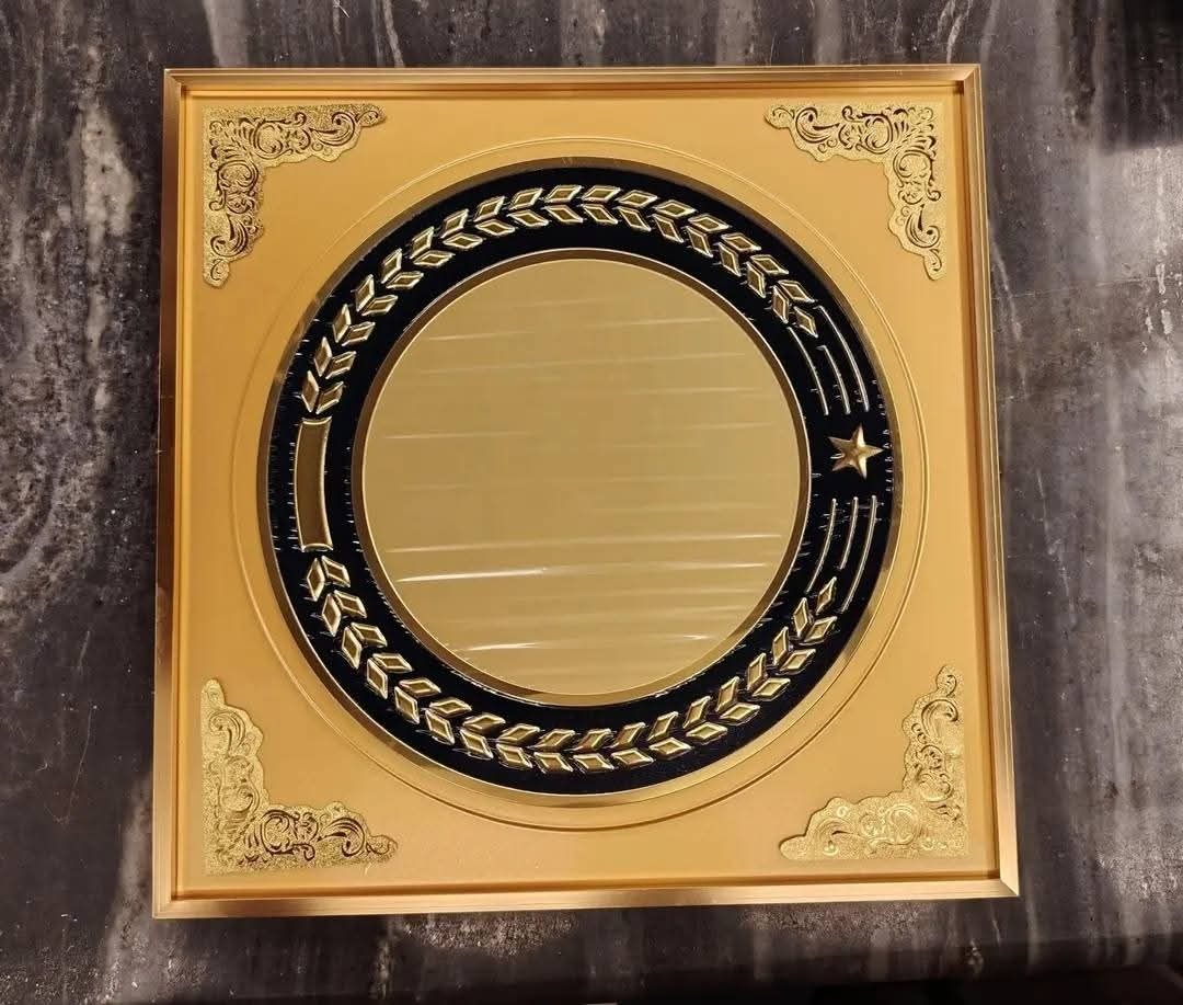 Wooden  Box Crest - Model AM - 16D20